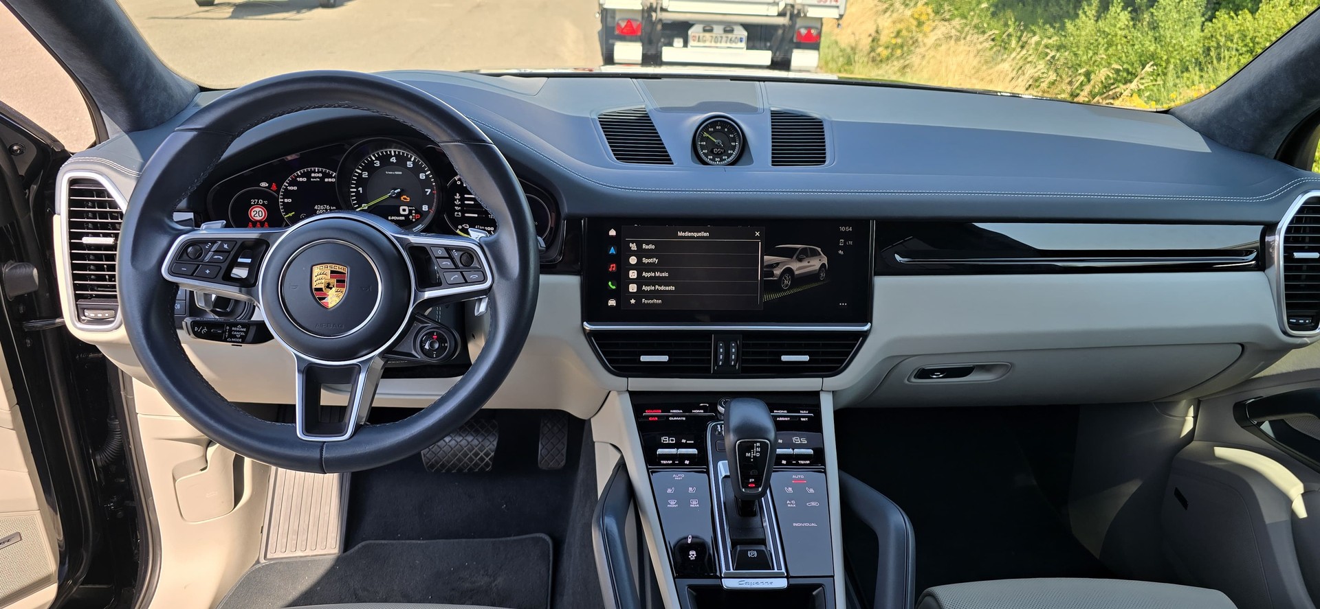 PORSCHE 3.0 V6 E-Hybrid-image-4