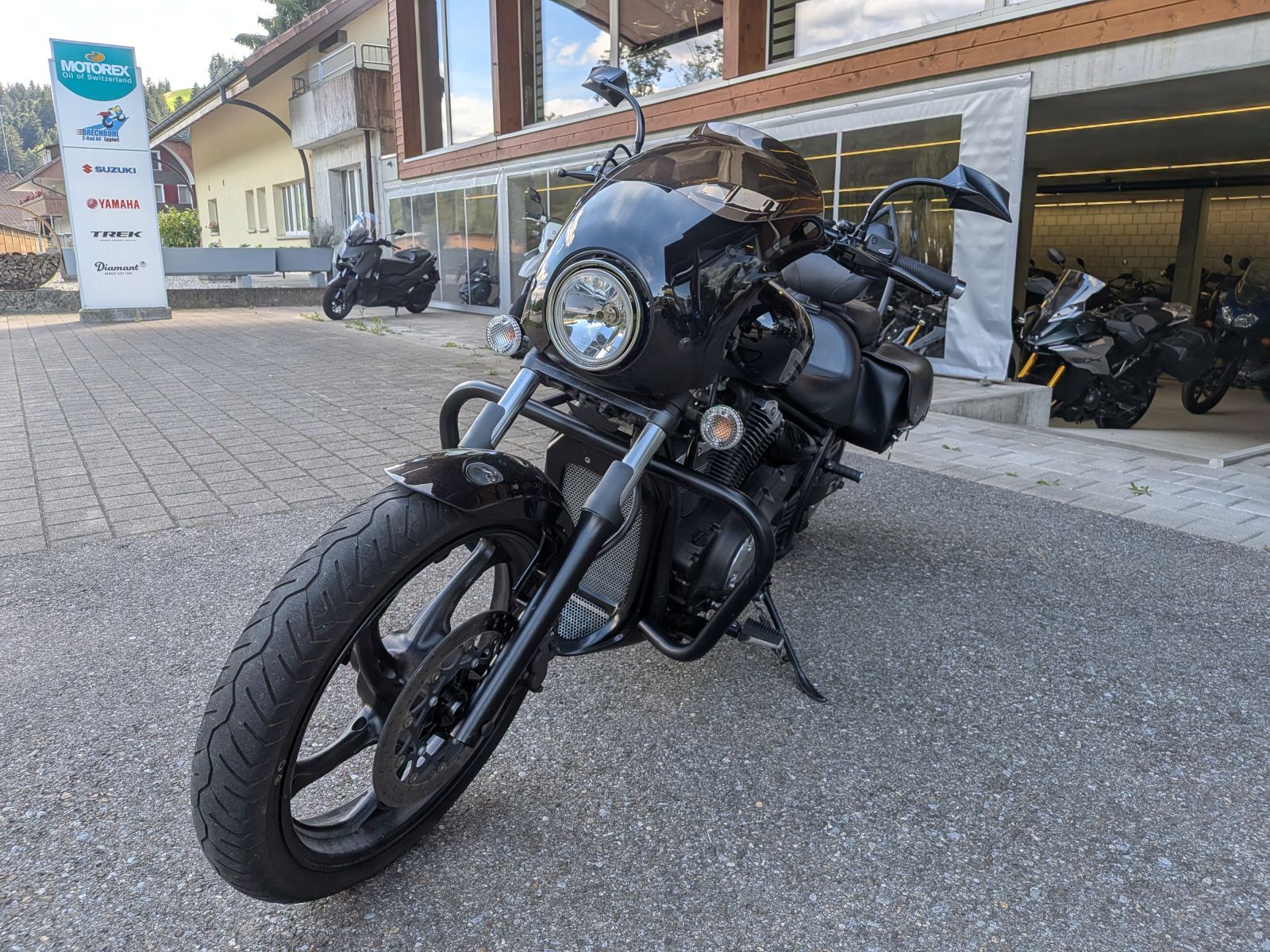 YAMAHA XVS 1300 Custom-image-2