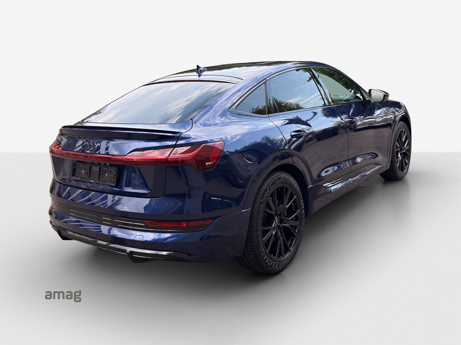AUDI e-tron 55 Sportback S Line Black Edition quattro-image-4