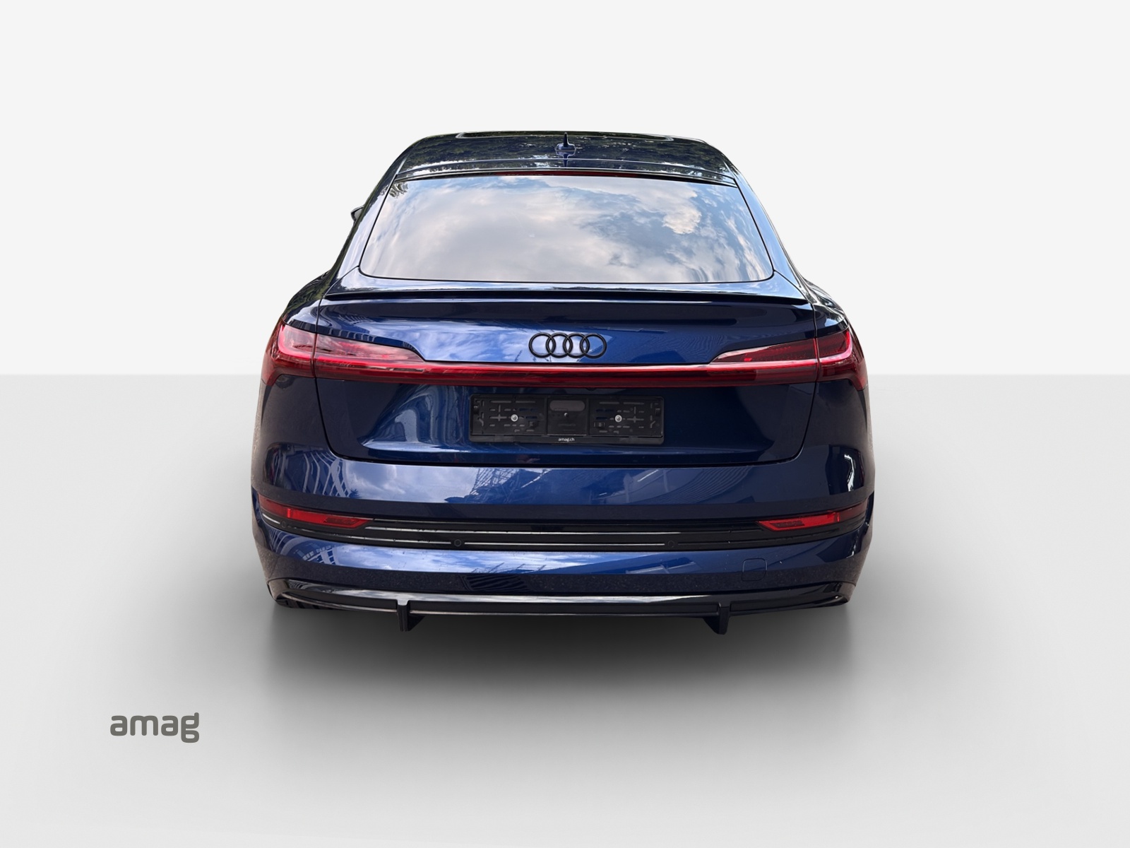 AUDI e-tron 55 Sportback S Line Black Edition quattro-image-3