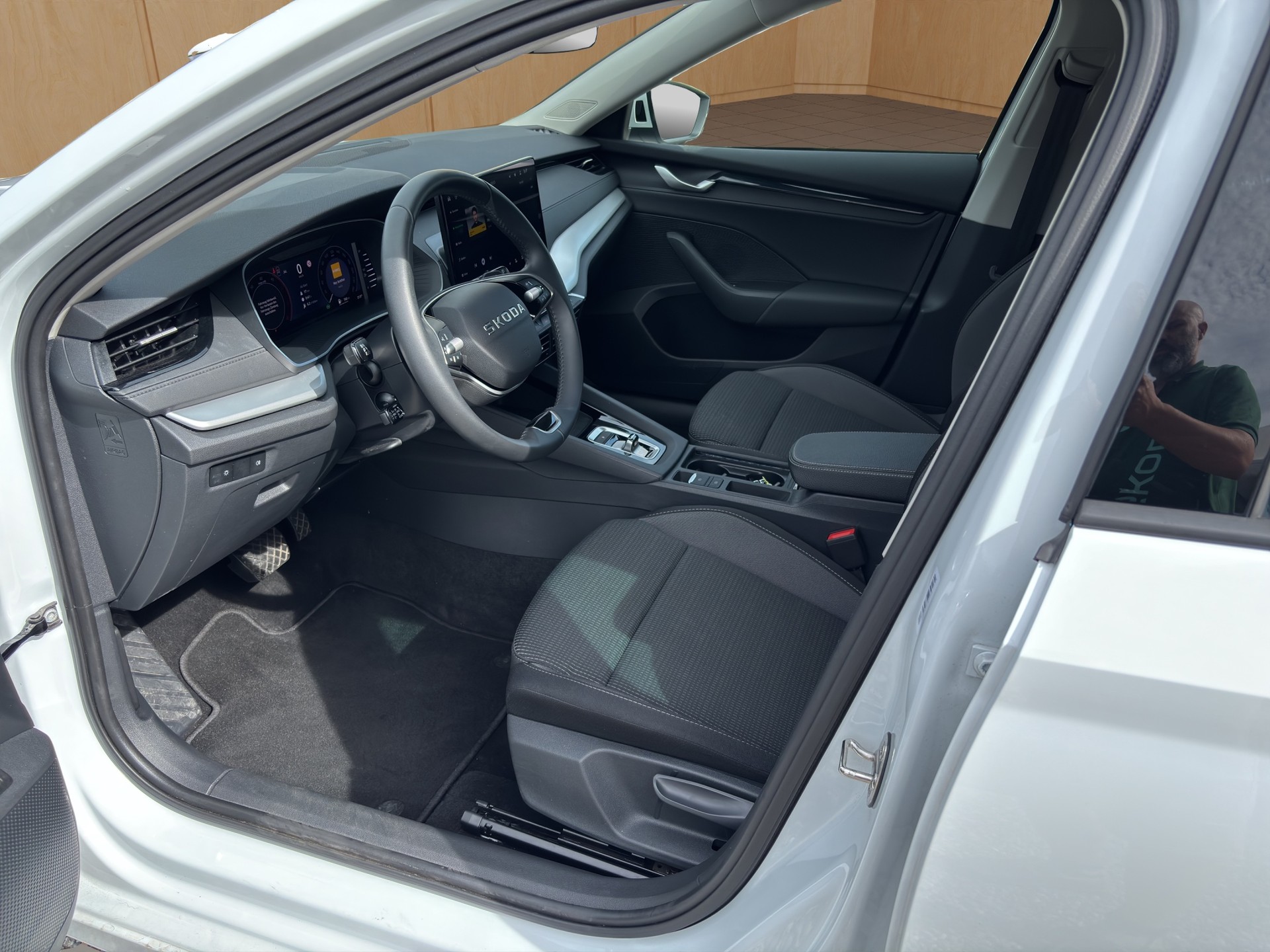 SKODA Octavia Combi 2.0 TDI DSG Selection-image-6