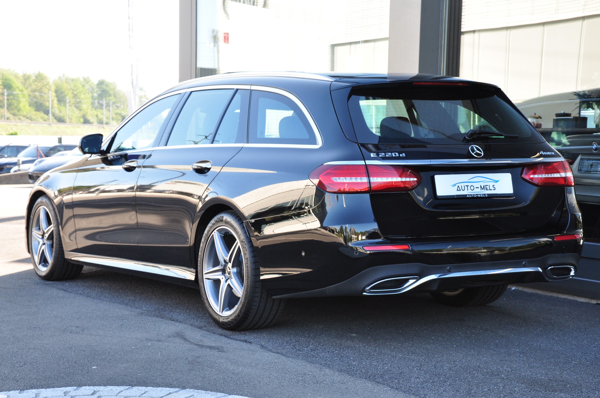 MERCEDES-BENZ E 220 d Swiss Star AMG Line 4Matic 9G-Tronic-image-6