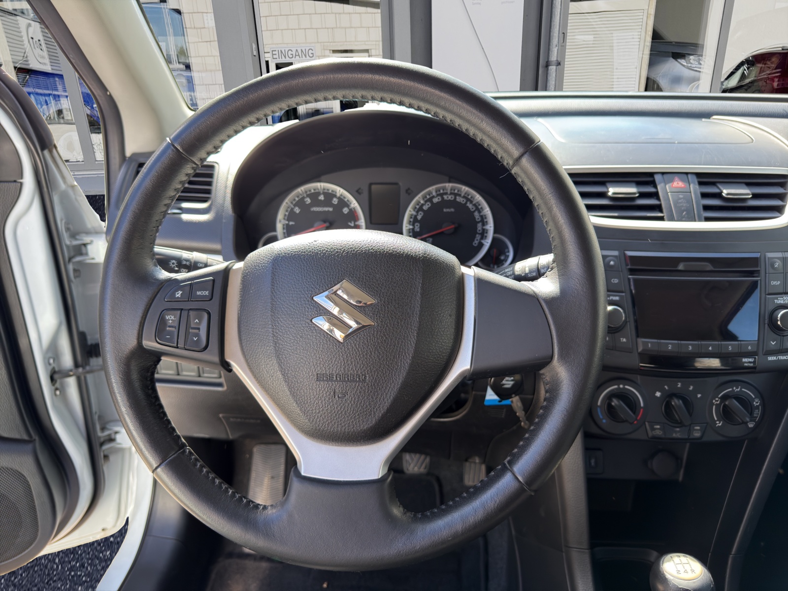 SUZUKI Swift 1.2i 16V GL 4x4-image-10