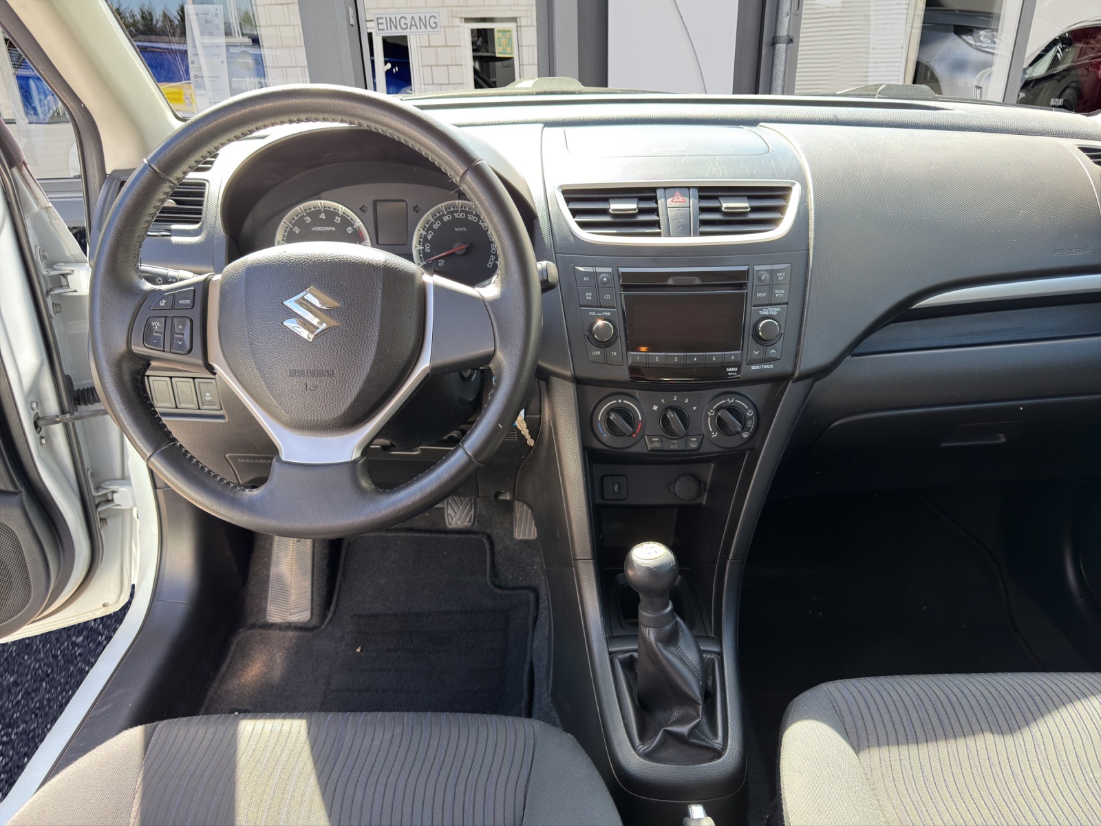 SUZUKI Swift 1.2i 16V GL 4x4-image-12