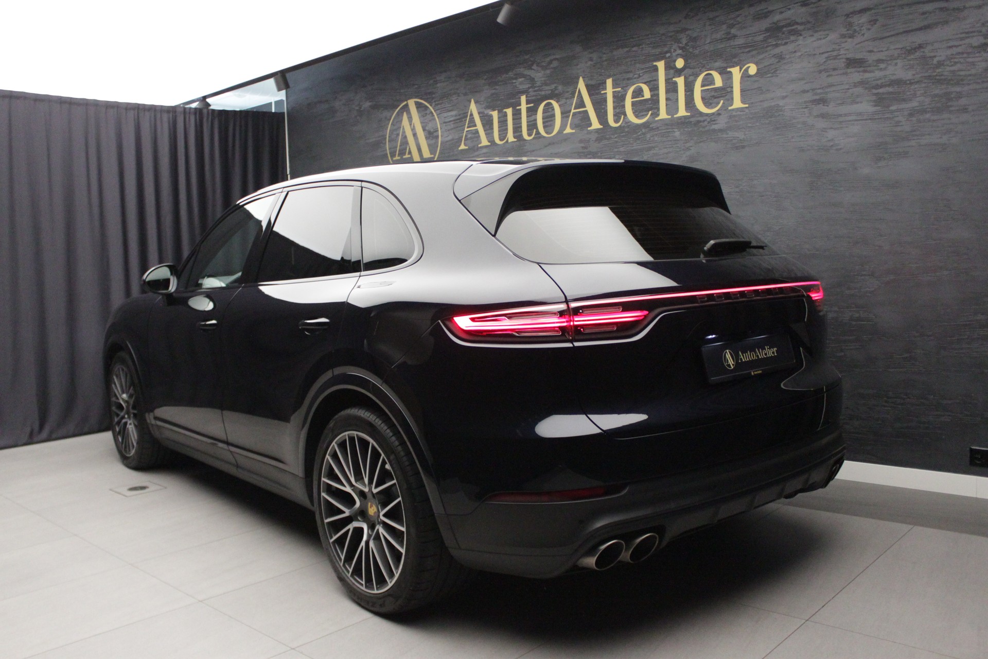PORSCHE Cayenne S-image-14