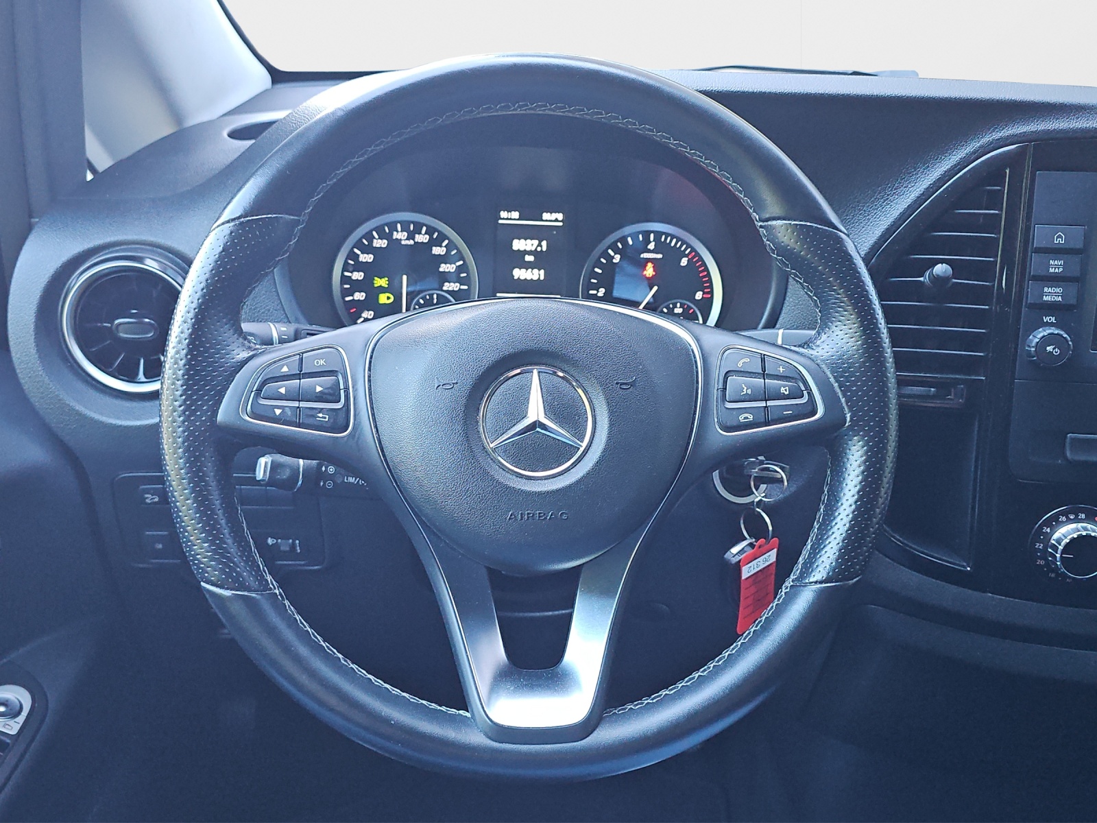 MERCEDES-BENZ Vito 116 CDI Select Tourer 4Matic 9G-Tronic 9-Plätzer-image-9