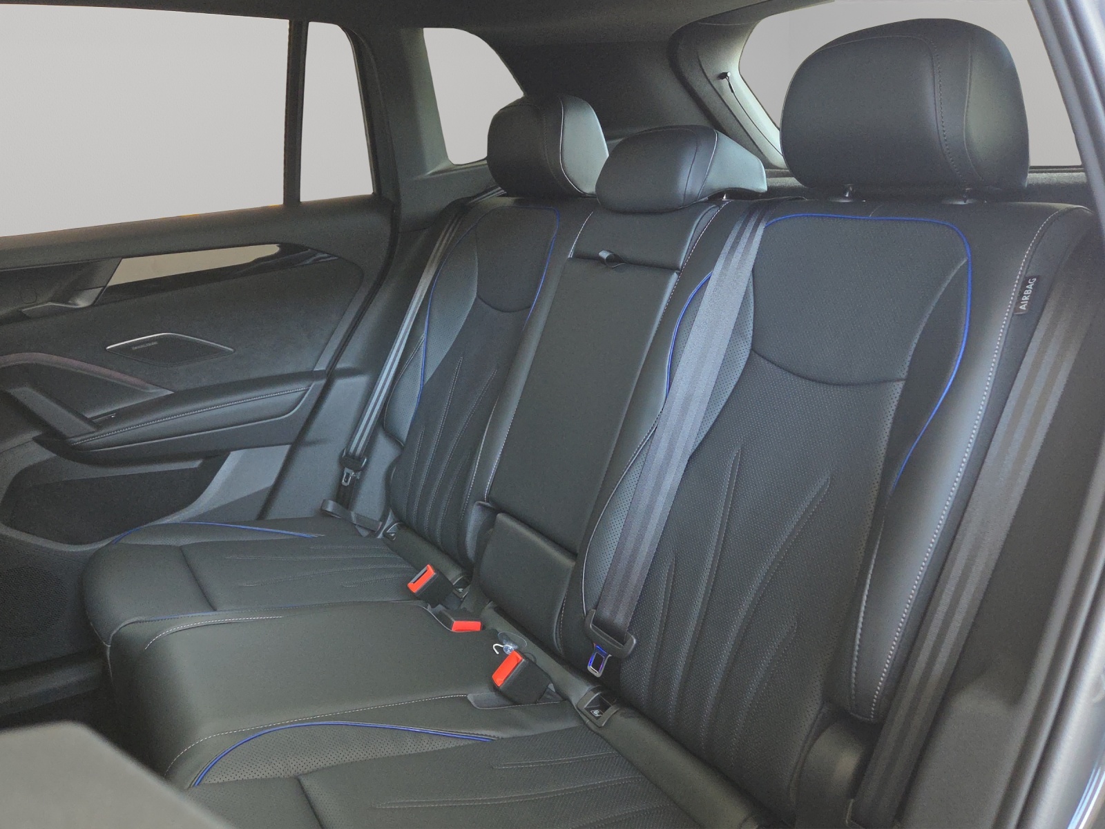 VW Tiguan 2.0 TSI DSG R-Line Plus 4Motion-image-8