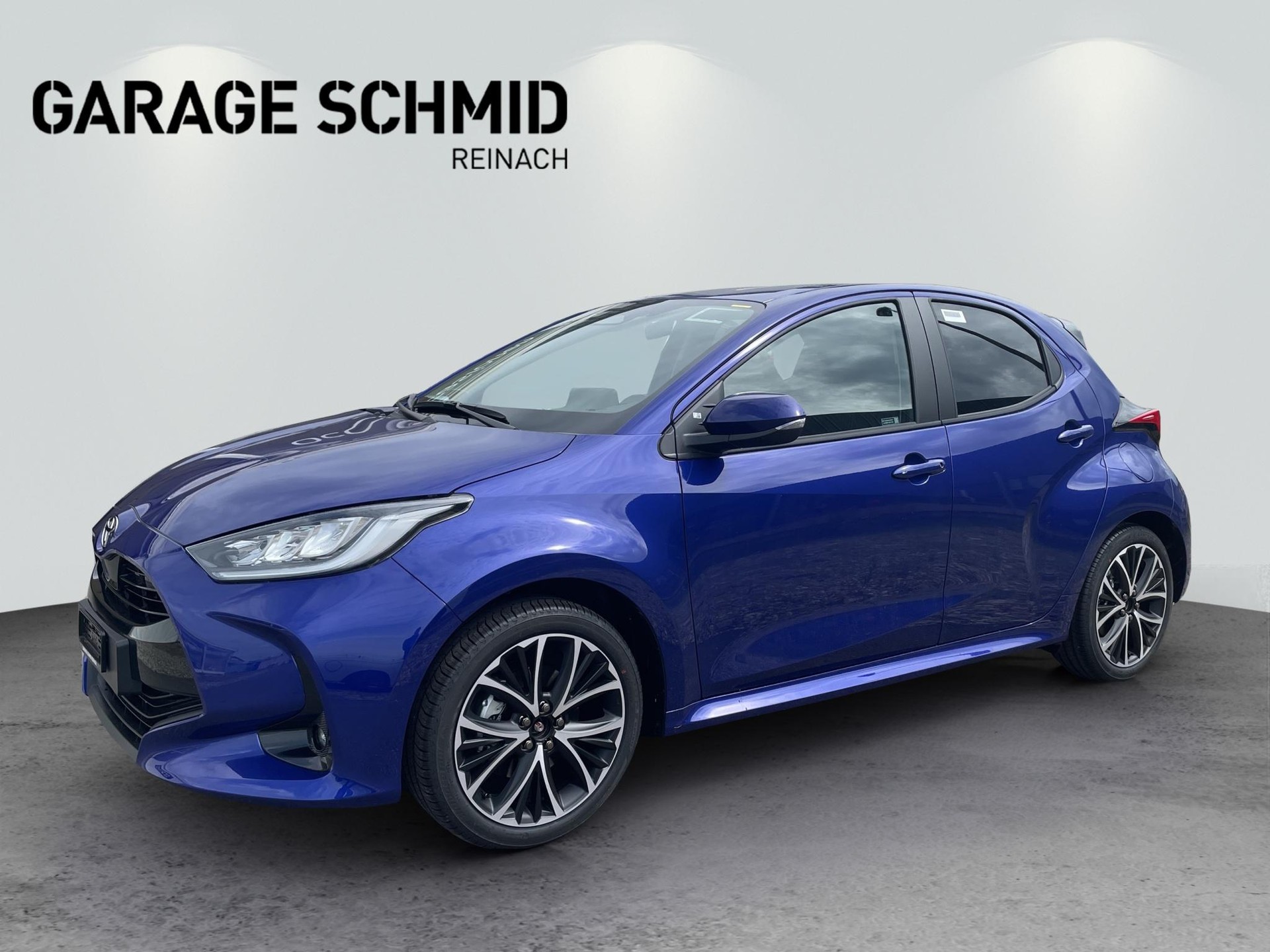 TOYOTA Yaris 1.5 VVT-i HSD Trend-image-0