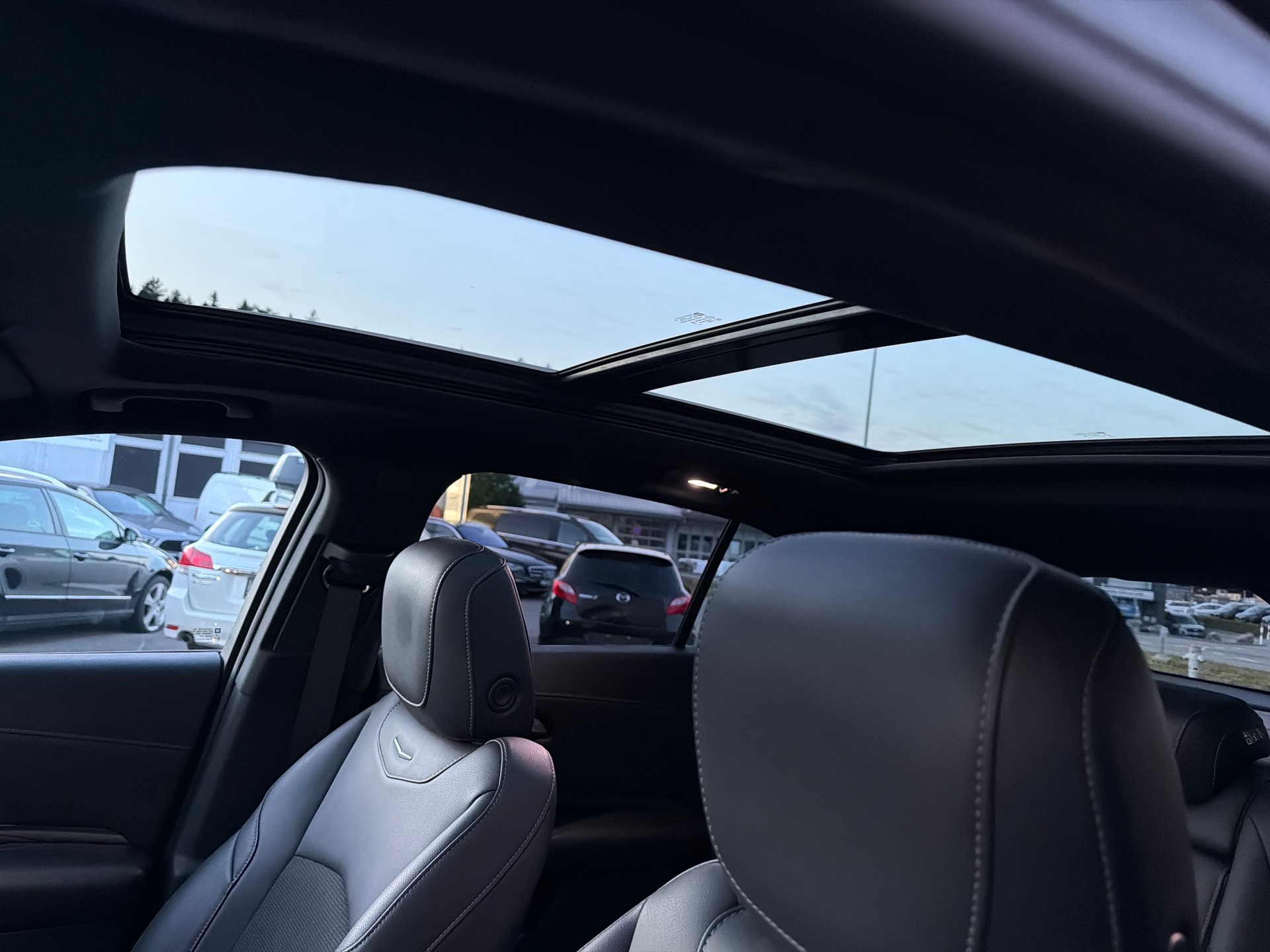 CADILLAC XT4 350T 2.0 Luxury AWD Automat-image-12
