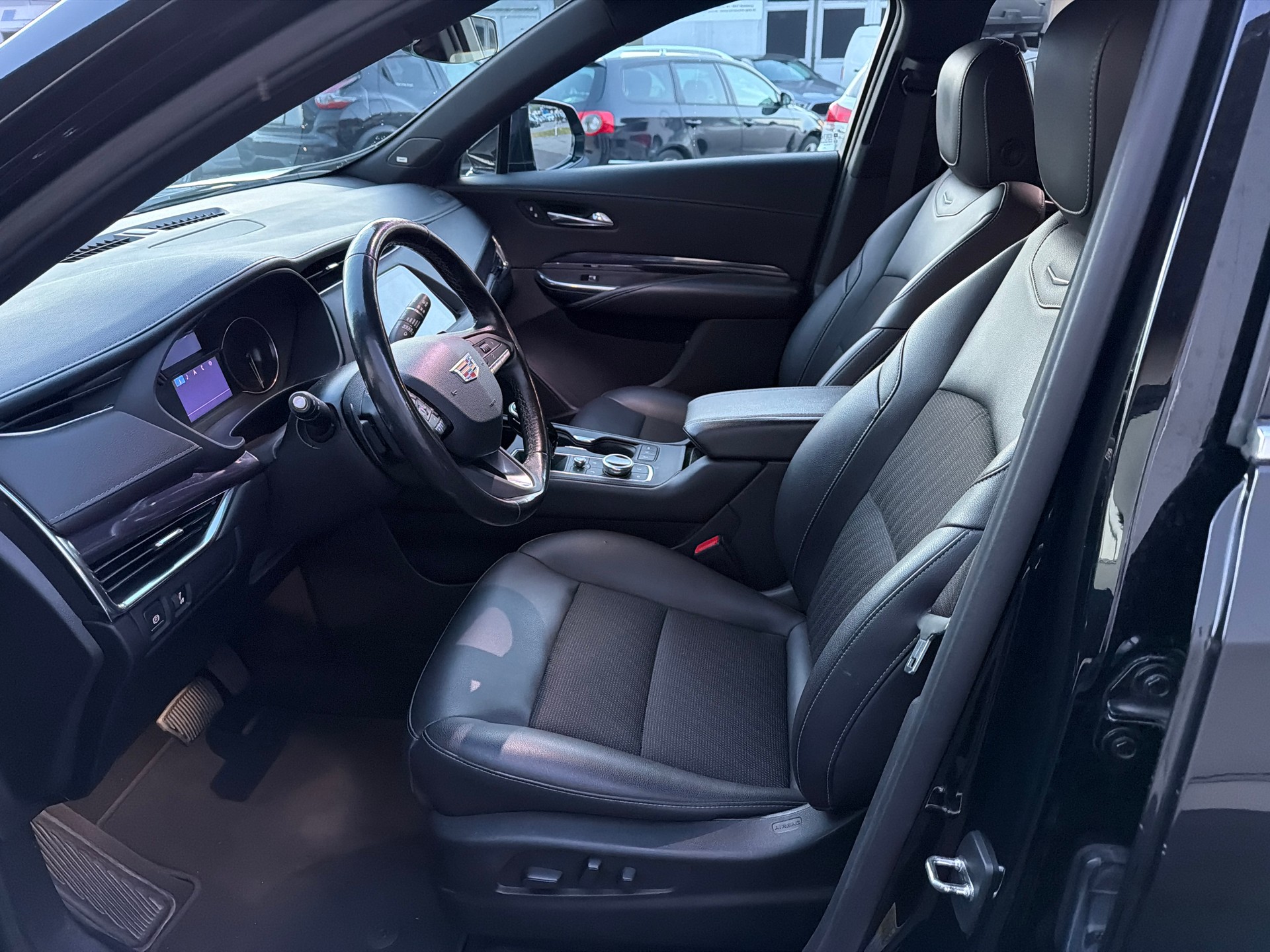 CADILLAC XT4 350T 2.0 Luxury AWD Automat-image-10