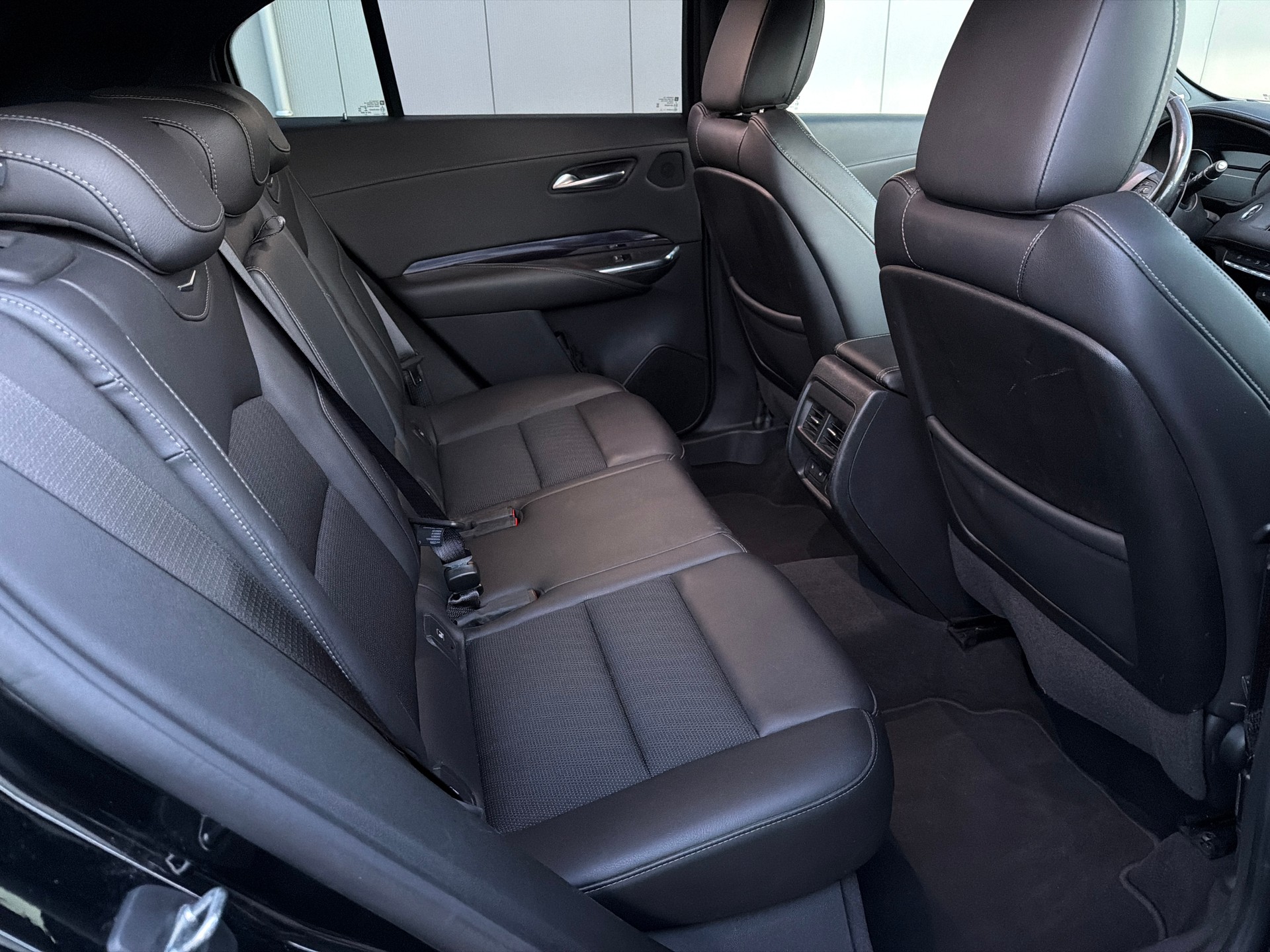 CADILLAC XT4 350T 2.0 Luxury AWD Automat-image-9