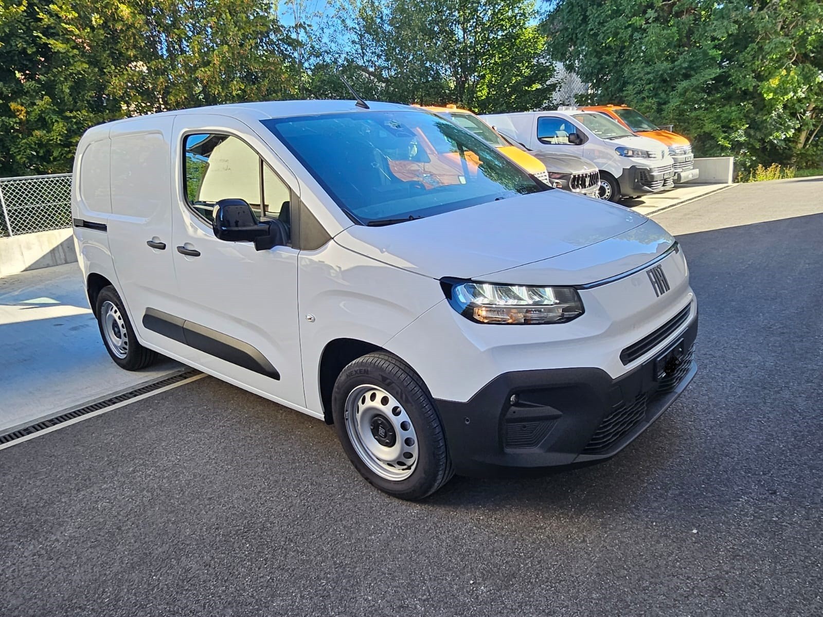 FIAT Doblo 1.5 BlueHDi L1 AUTOM HAGEL GRELE. SCHEIBE WURDE SCHON ERZETSEN-image-2