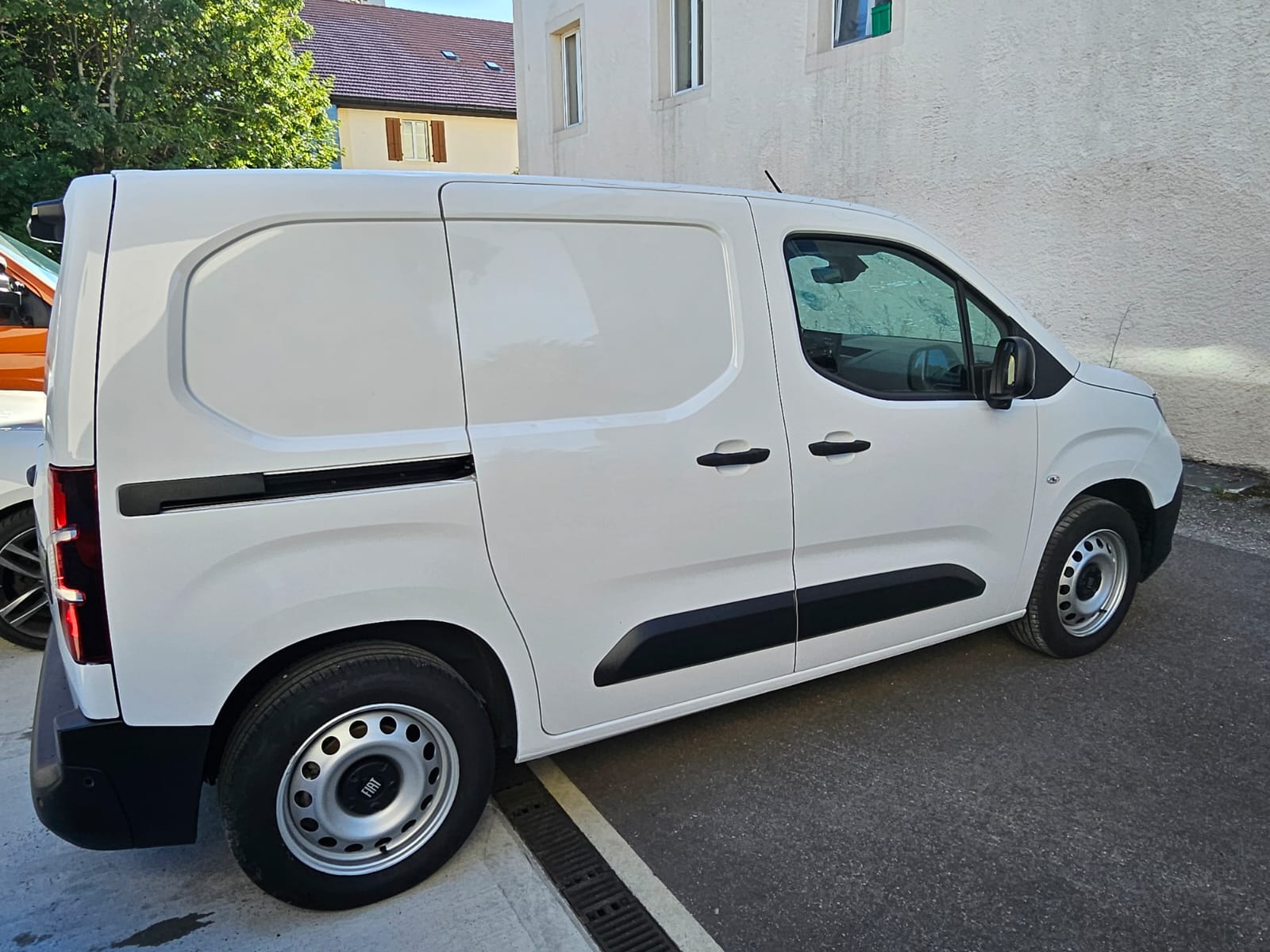 FIAT Doblo 1.5 BlueHDi L1 AUTOM HAGEL GRELE. SCHEIBE WURDE SCHON ERZETSEN-image-3