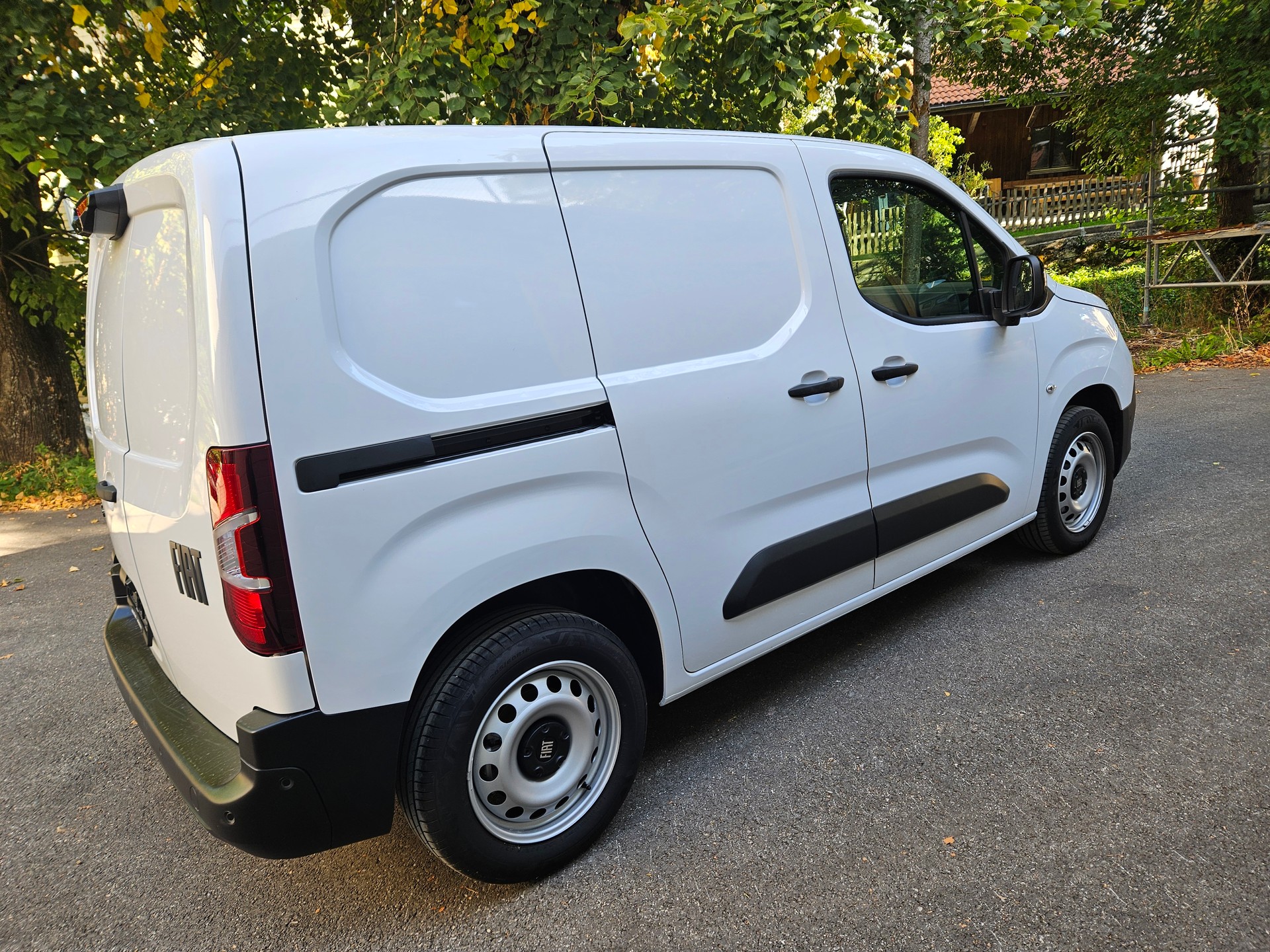 FIAT Doblo 1.5 BlueHDi L1 AUTOM HAGEL GRELE.-image-4