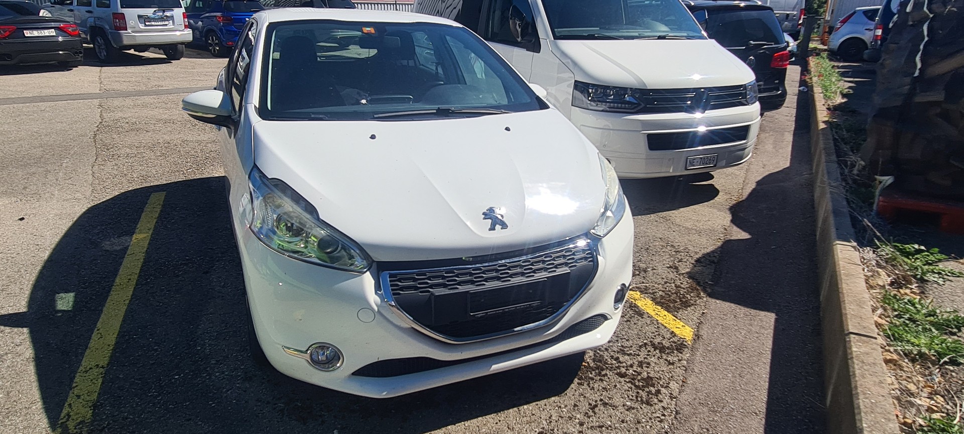 PEUGEOT 208 1.4 VTI Active-image-1