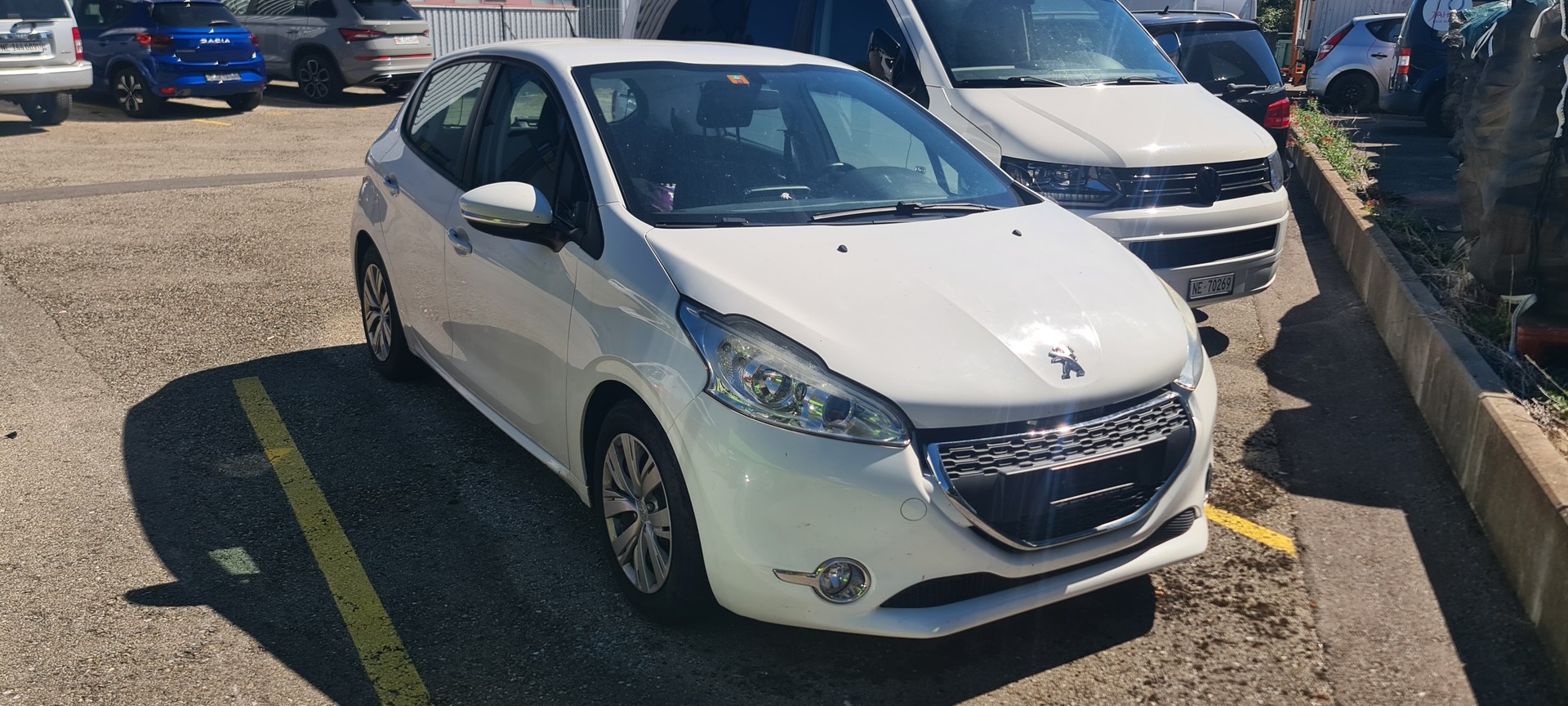 PEUGEOT 208 1.4 VTI Active-image-0