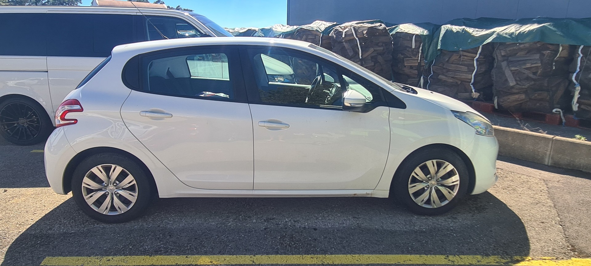 PEUGEOT 208 1.4 VTI Active-image-4