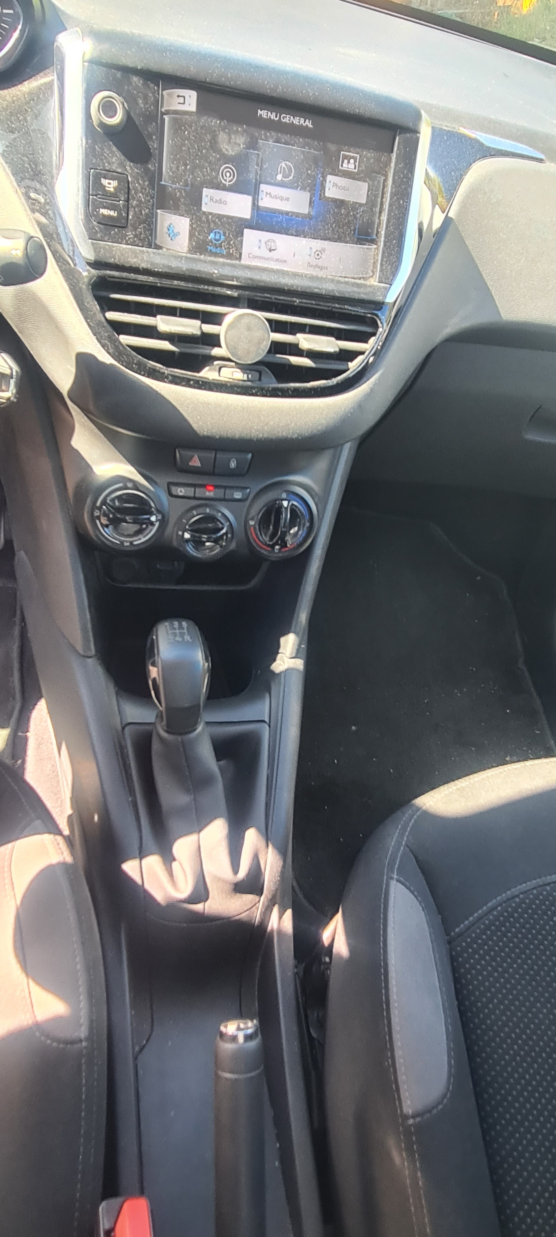 PEUGEOT 208 1.4 VTI Active-image-9