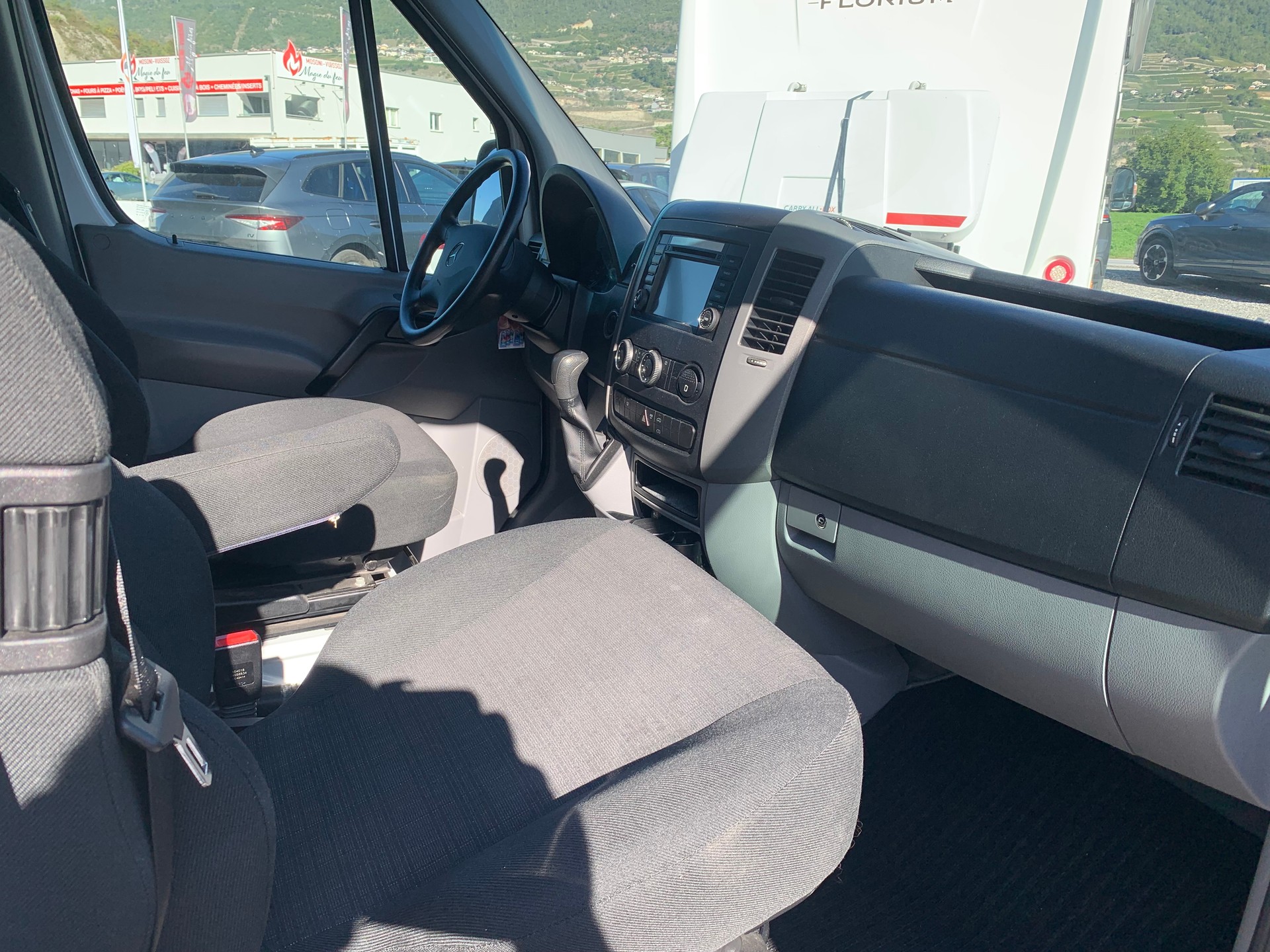 MERCEDES-BENZ Sprinter-image-9