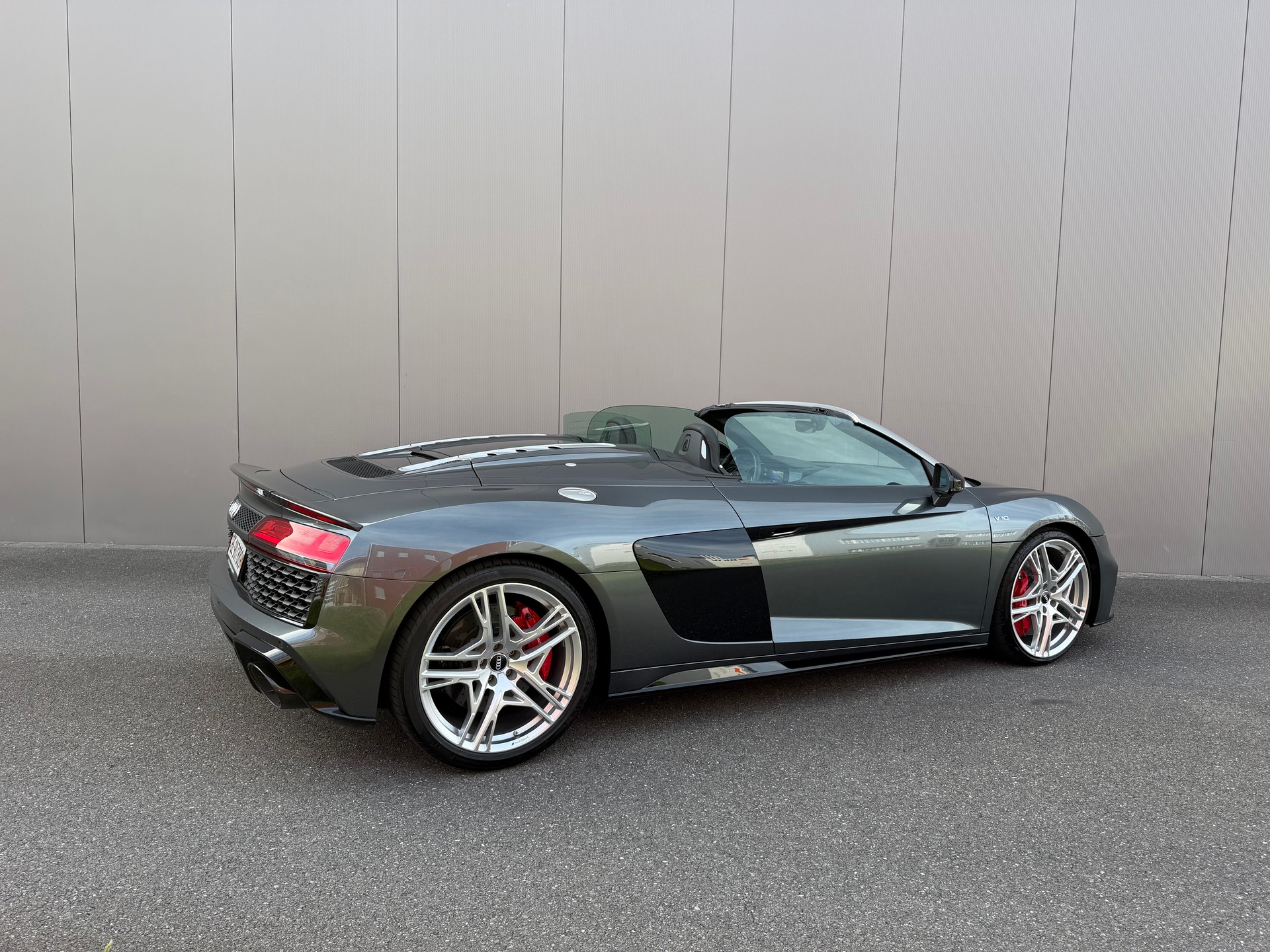 AUDI 5.2 FSI V10 performance quattro S-Tronic-image-6