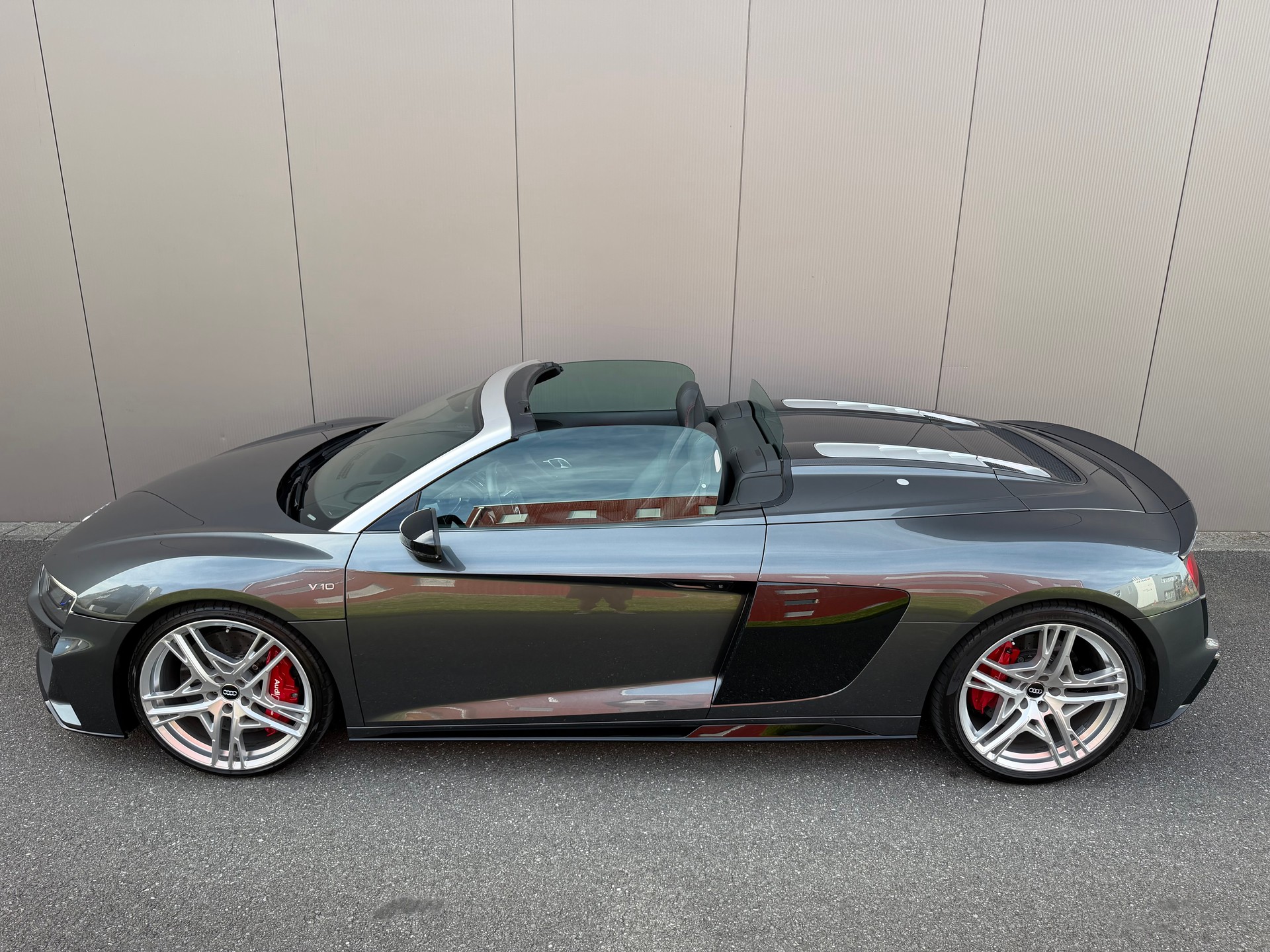 AUDI 5.2 FSI V10 performance quattro S-Tronic-image-8