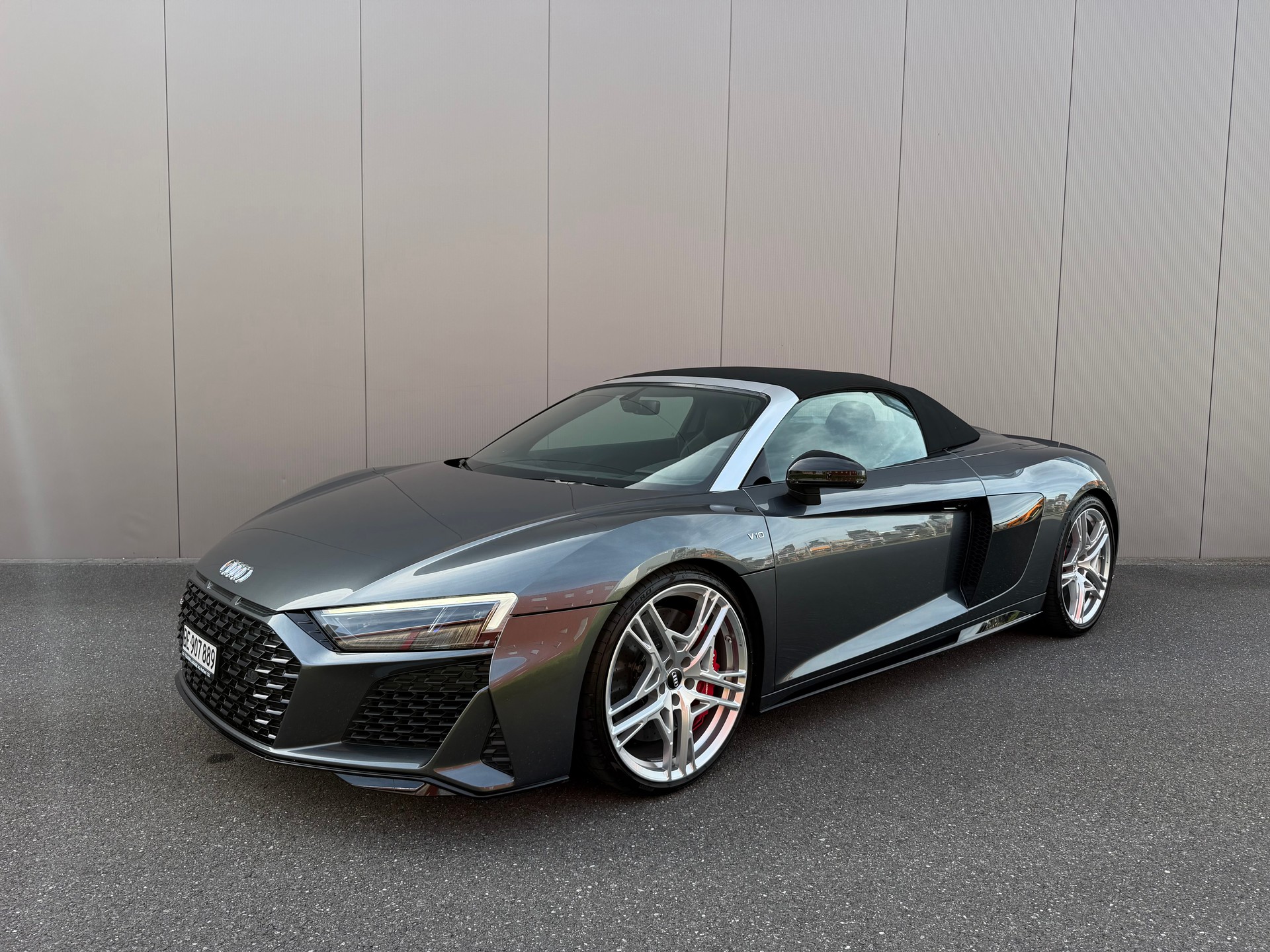 AUDI 5.2 FSI V10 performance quattro S-Tronic-image-2