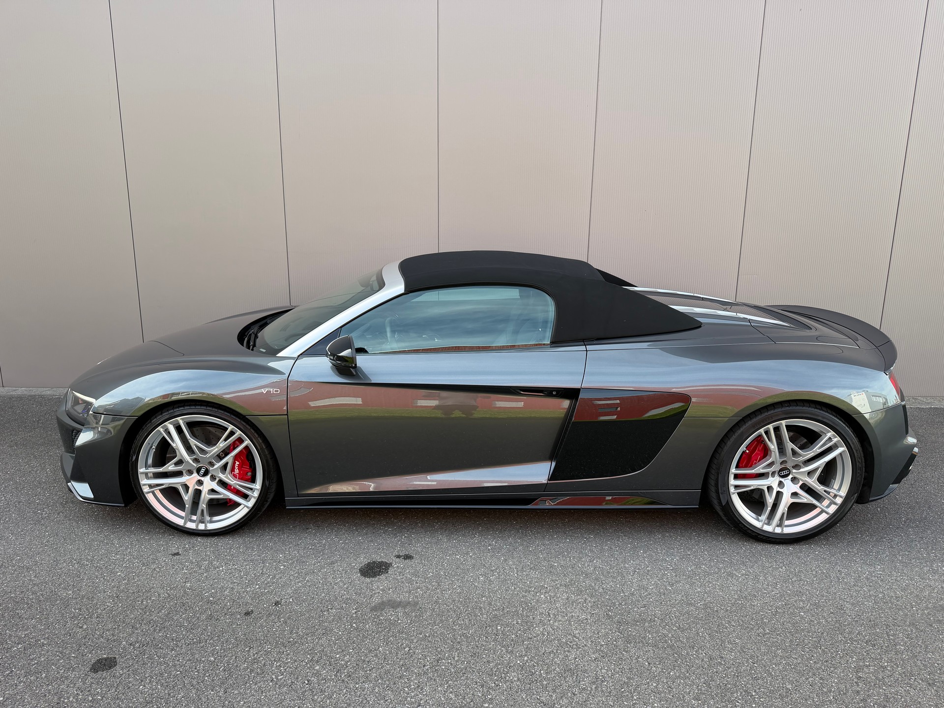 AUDI 5.2 FSI V10 performance quattro S-Tronic-image-3