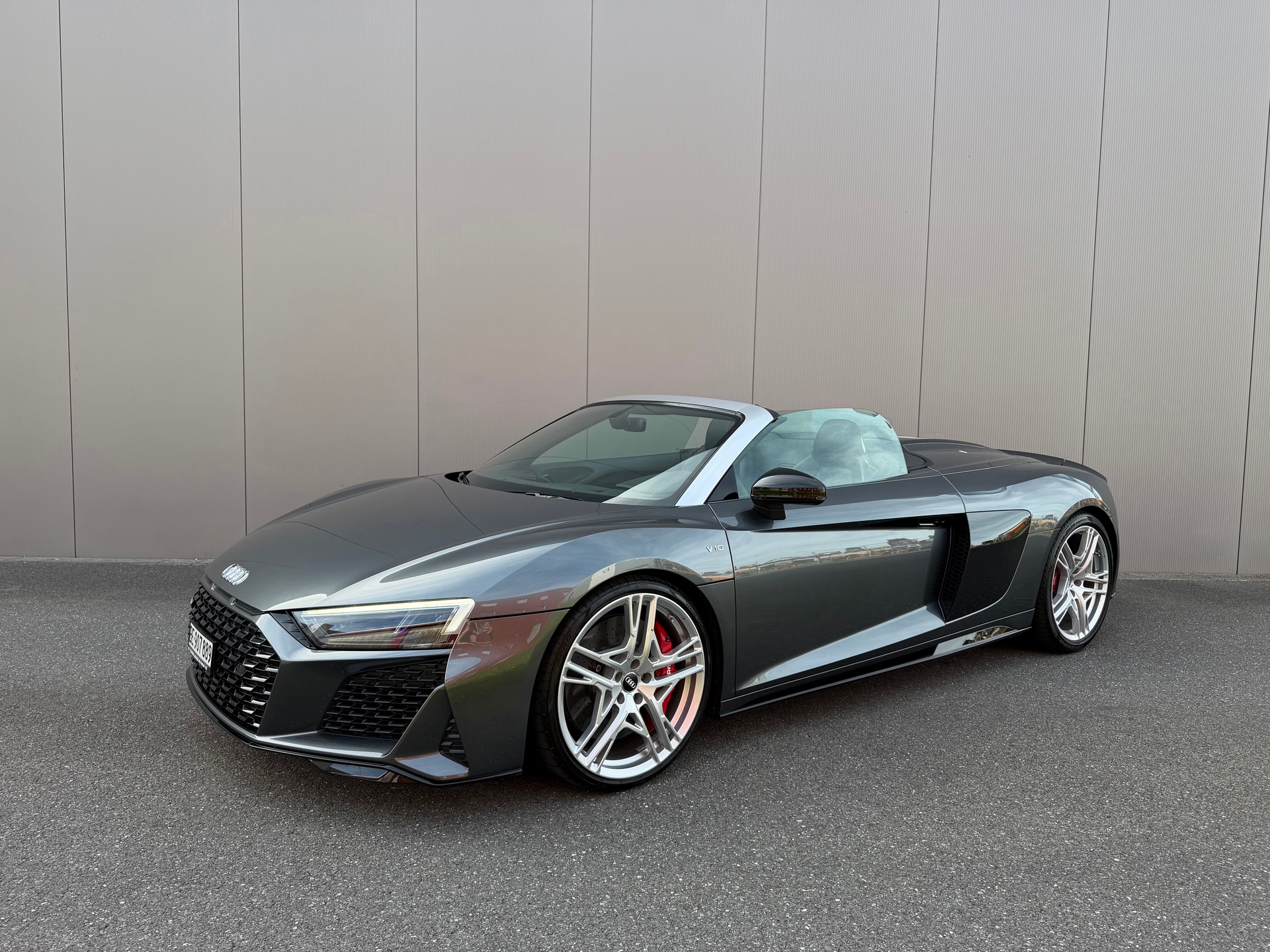 AUDI 5.2 FSI V10 performance quattro S-Tronic