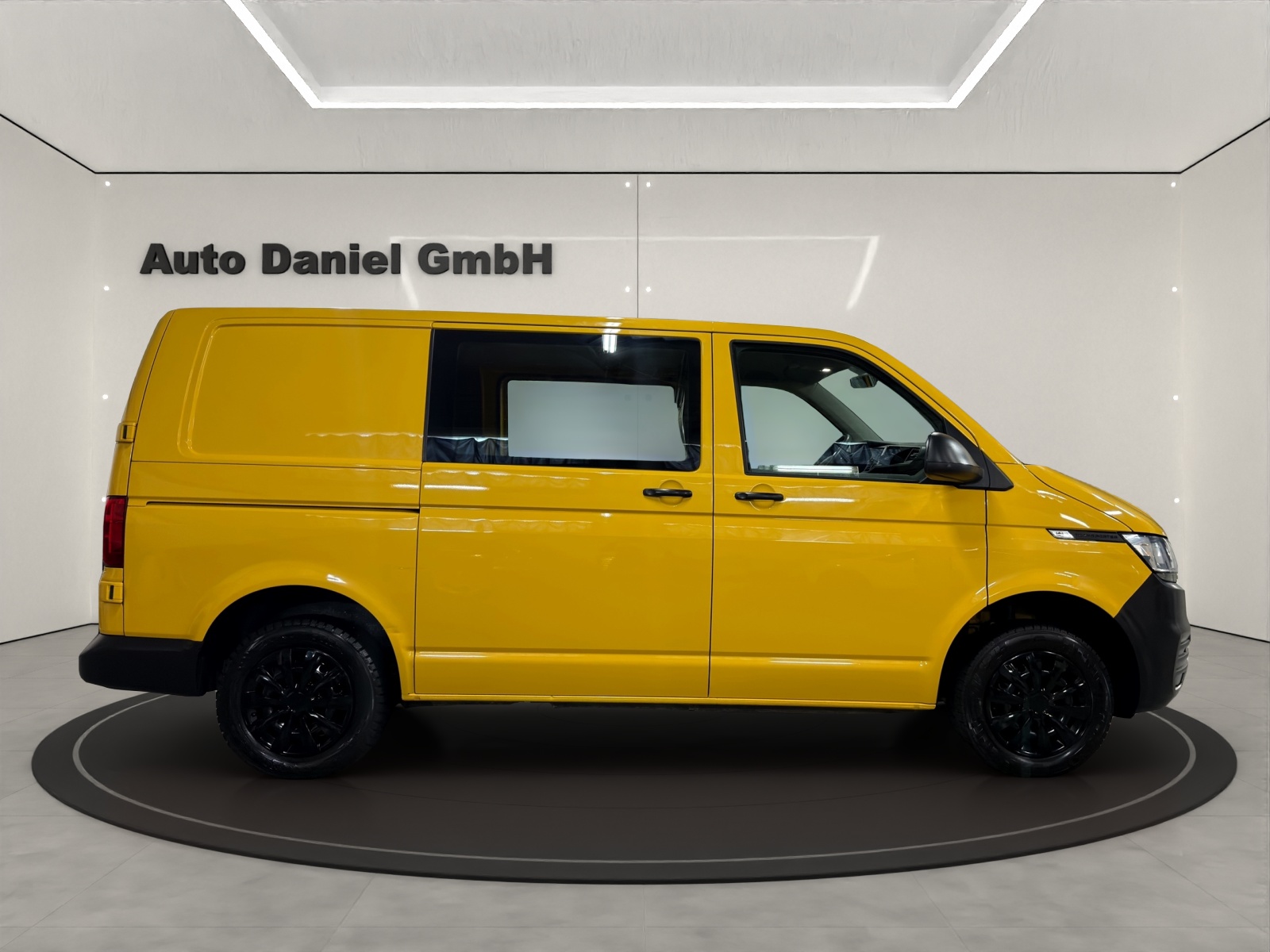 VW T6.1 2.0 TDI 4Motion DSG-image-3