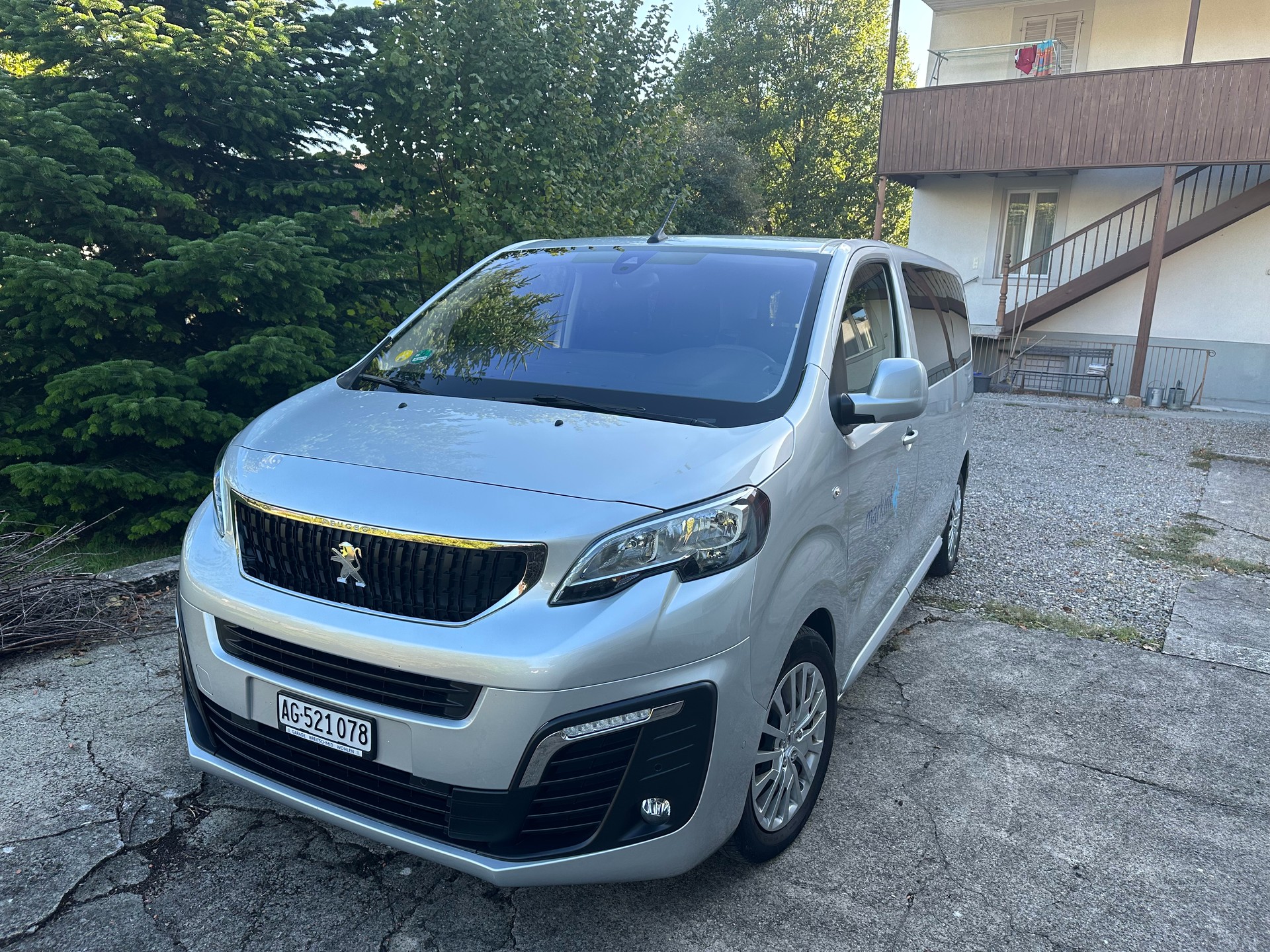PEUGEOT Traveller 2.0 BlueHDi Business Standard-image-3