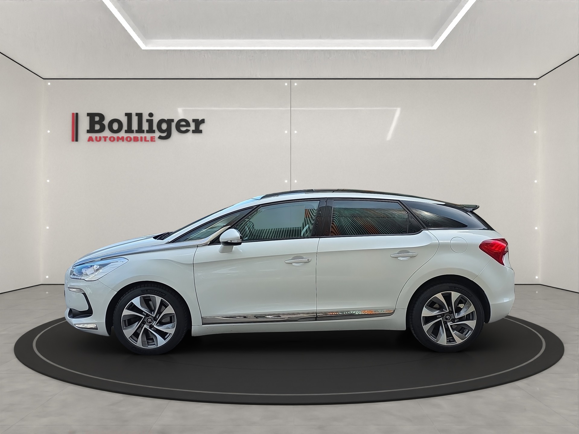 DS AUTOMOBILES DS5 2.0 e-HDi Sport Chic Automatic-image-10