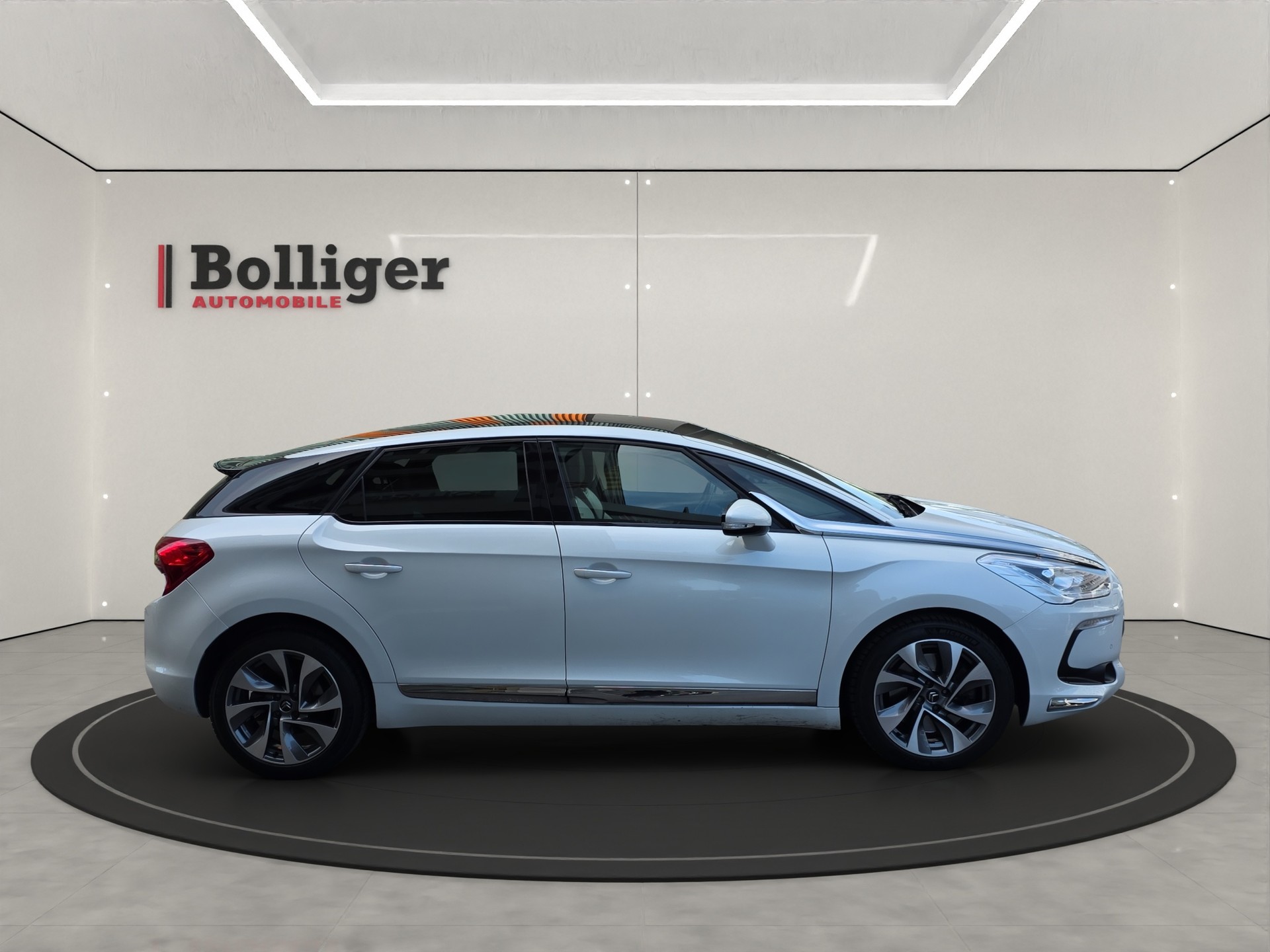 DS AUTOMOBILES DS5 2.0 e-HDi Sport Chic Automatic-image-3