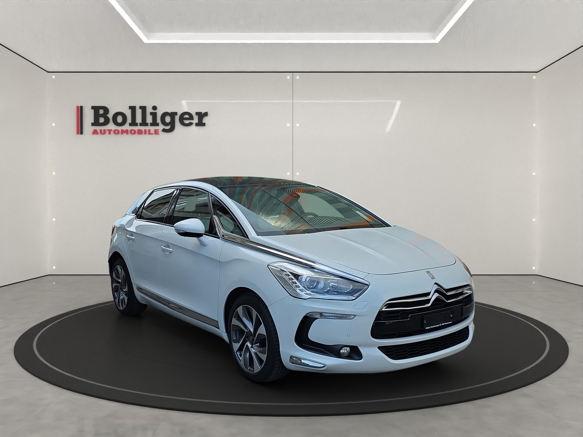DS AUTOMOBILES DS5 2.0 e-HDi Sport Chic Automatic-image-2