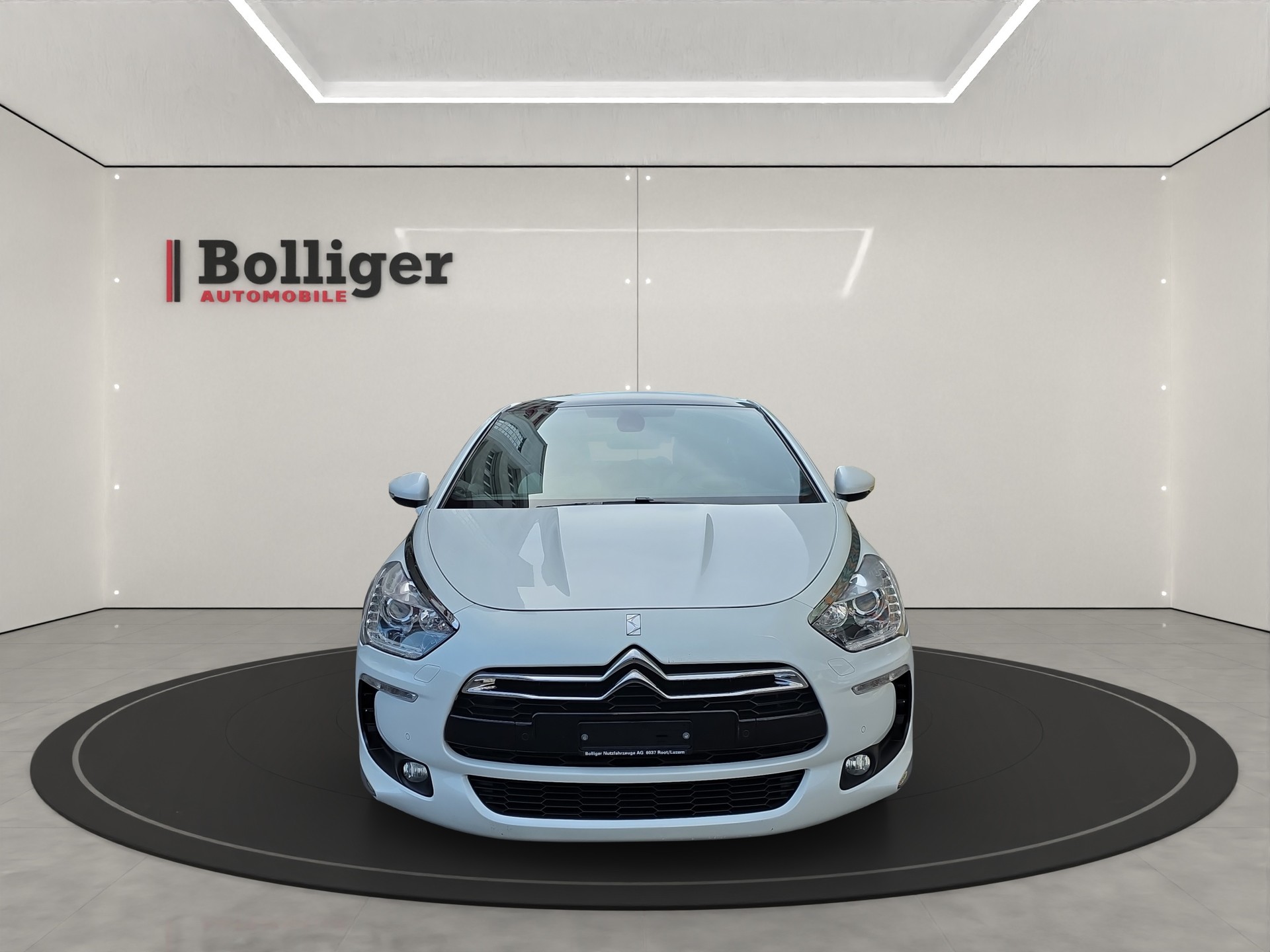 DS AUTOMOBILES DS5 2.0 e-HDi Sport Chic Automatic-image-1