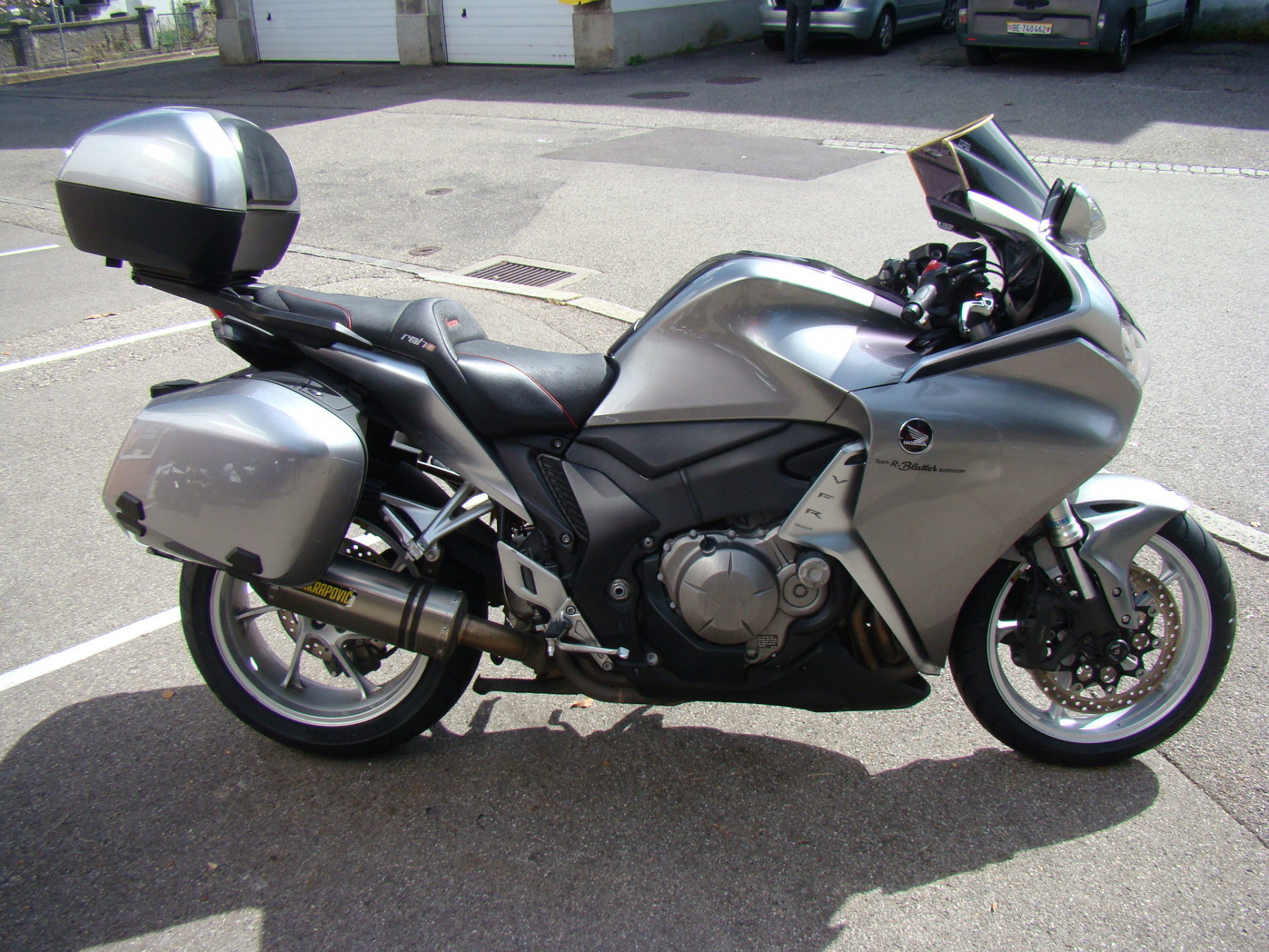 HONDA VFR 1200 FA-showroom-element-2