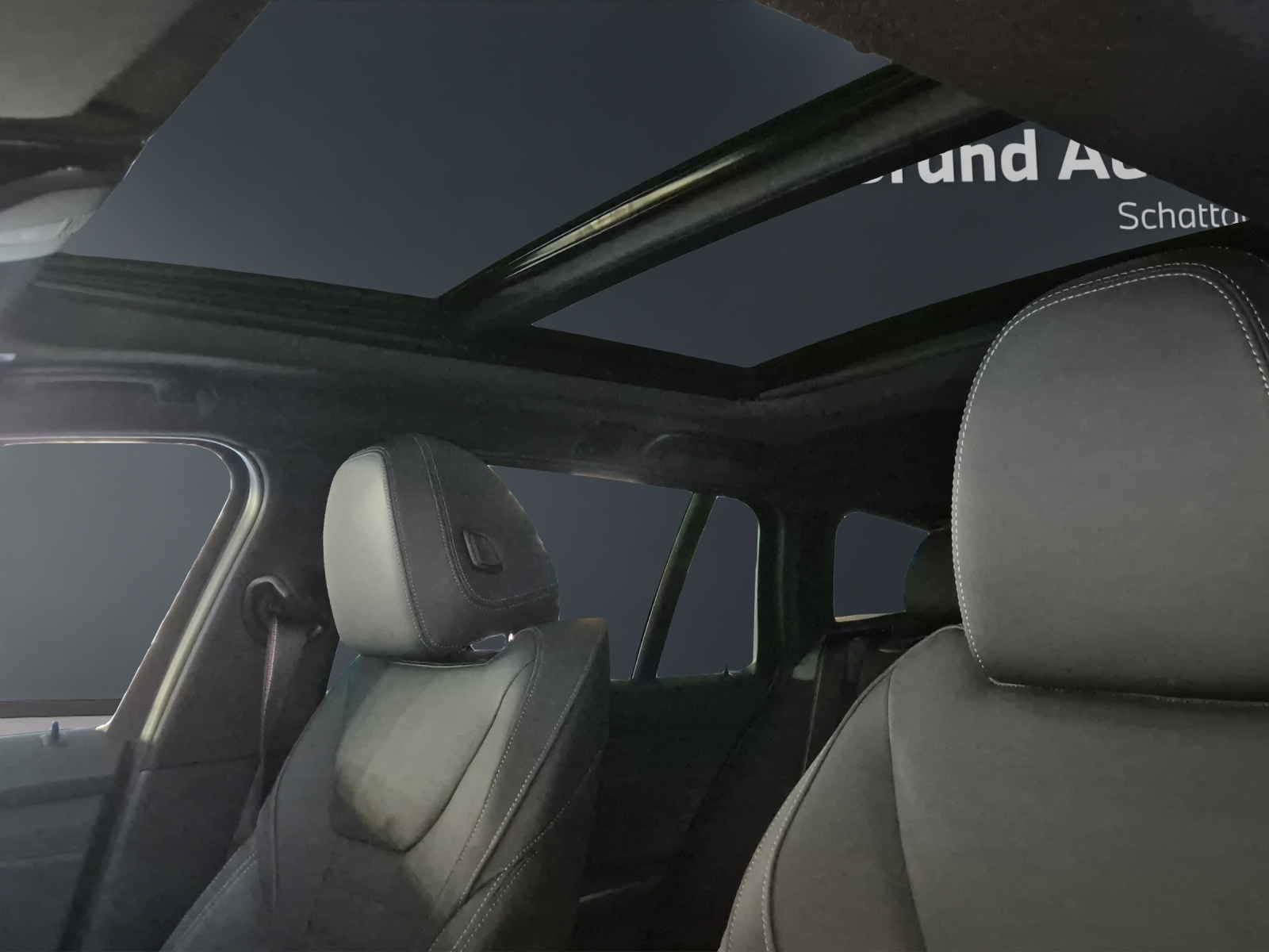BMW M340i xDrive Touring-image-9
