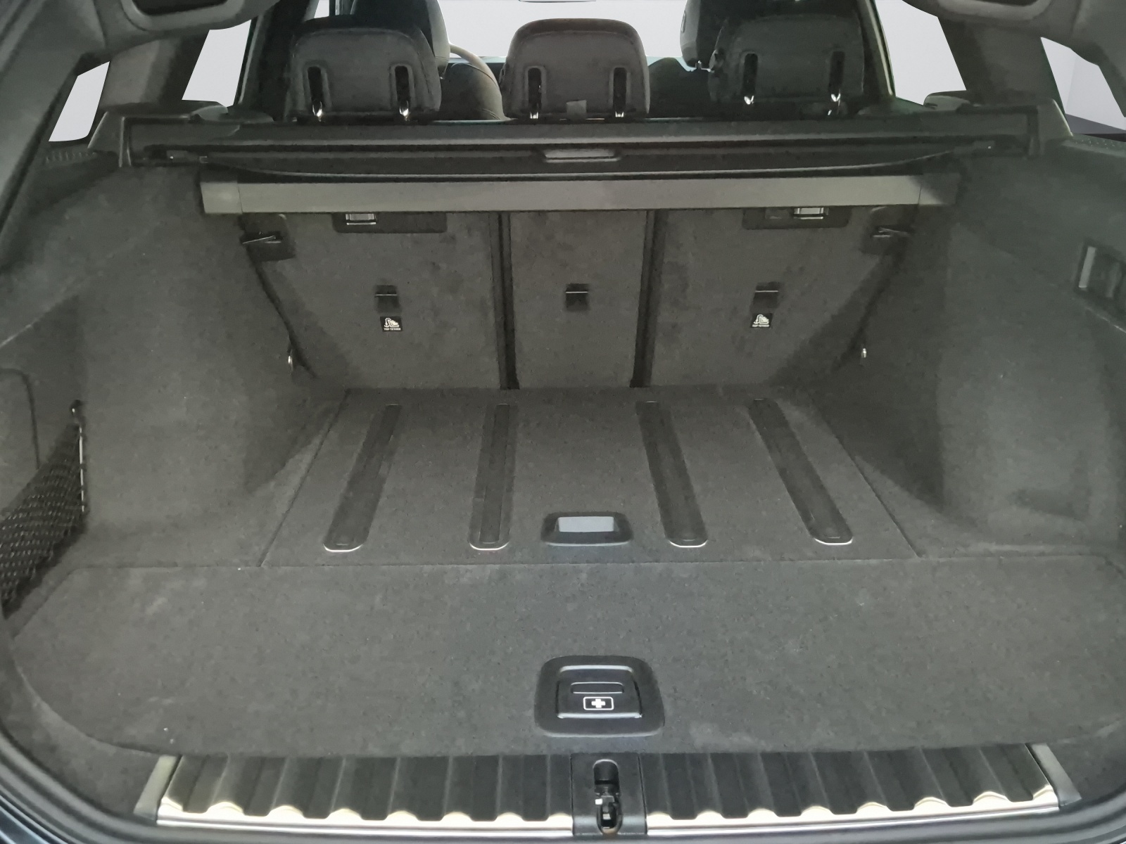 BMW M340i xDrive Touring-image-12
