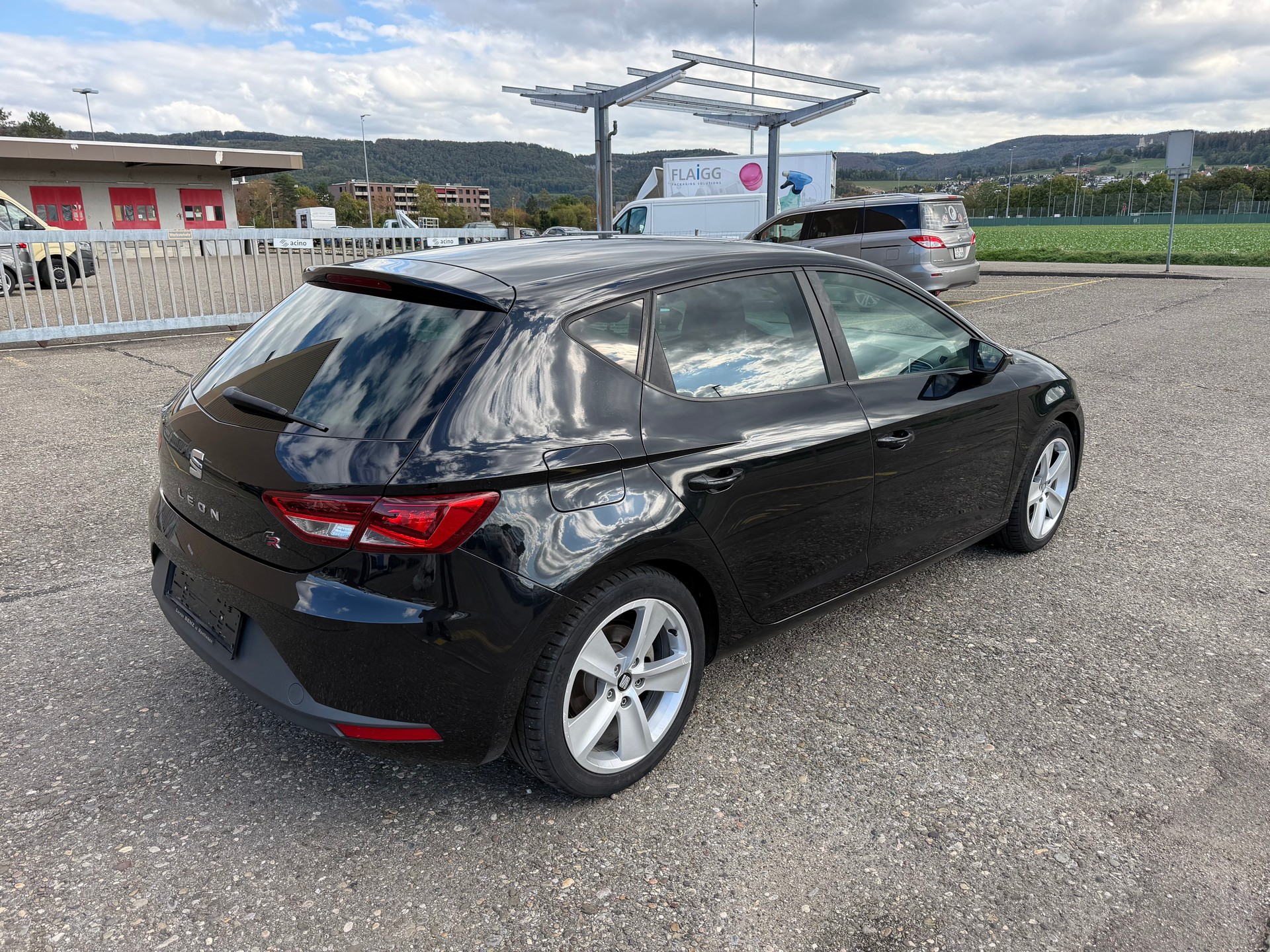 SEAT Leon ST 2.0 TDI FR-image-4