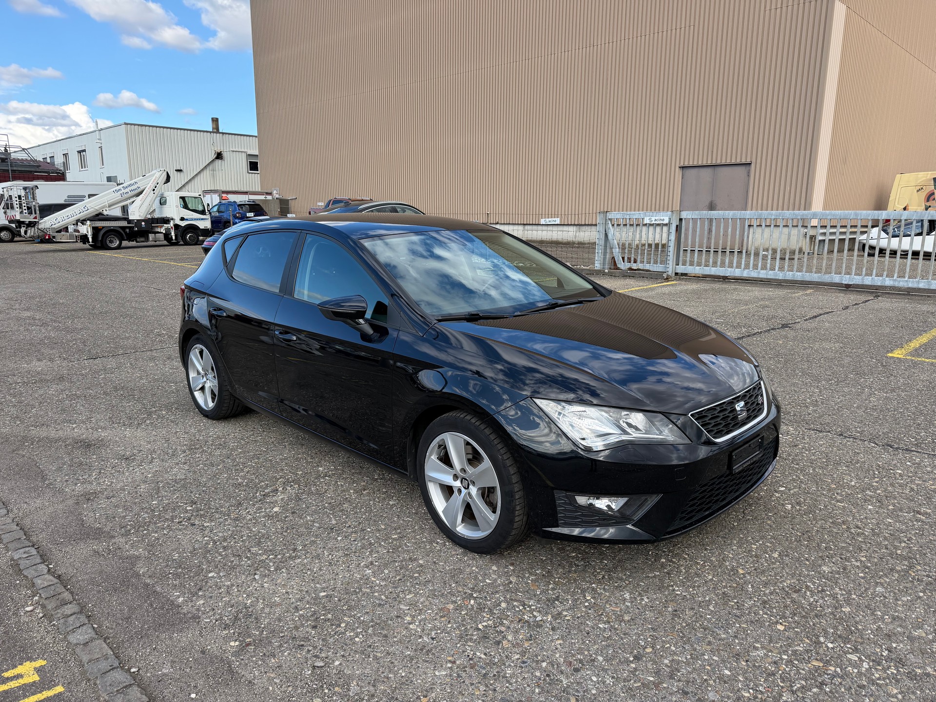 SEAT Leon ST 2.0 TDI FR-image-0
