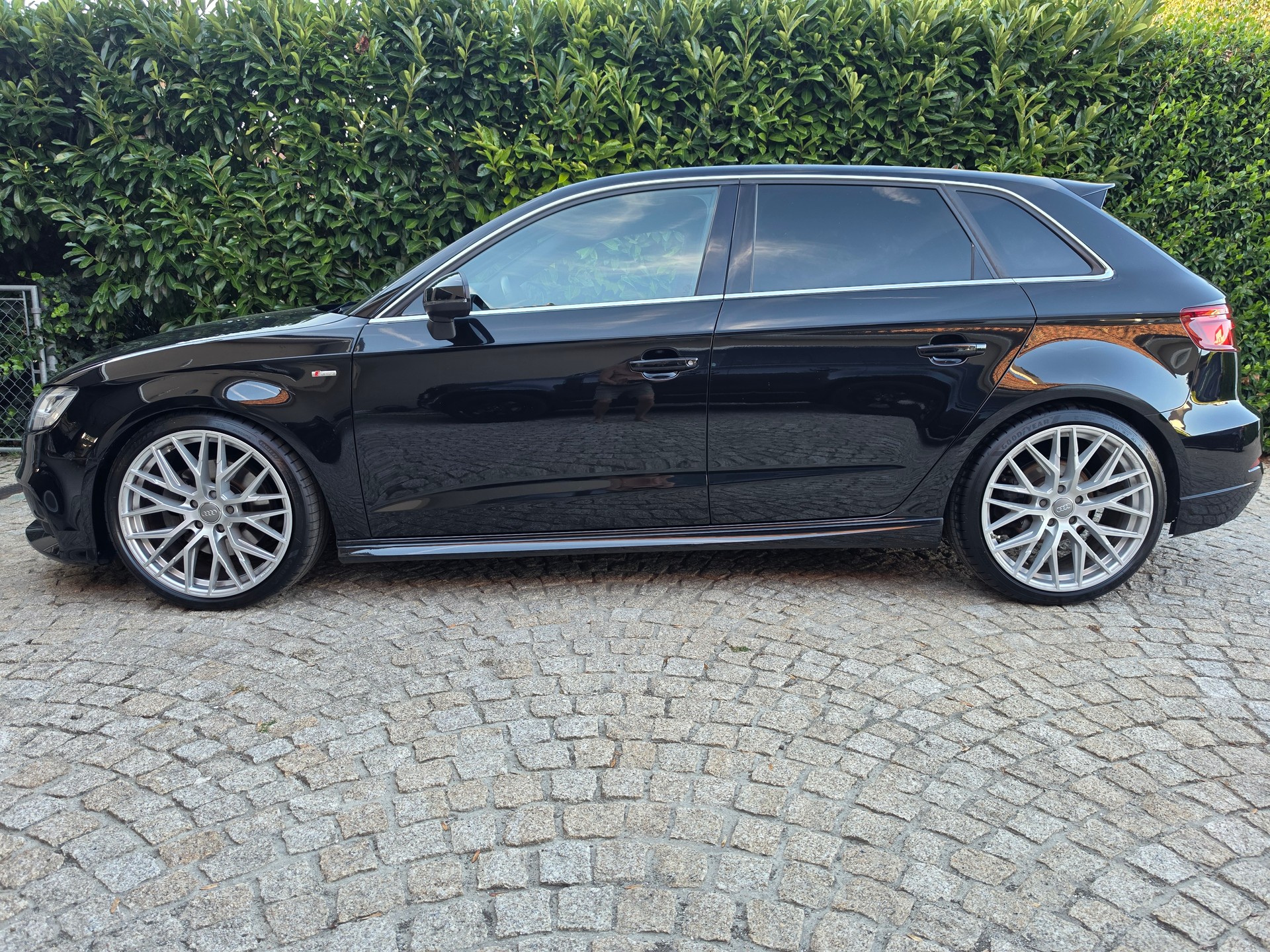 AUDI 2.0 40 TFSI Sport qu. S-Tronic-image-0
