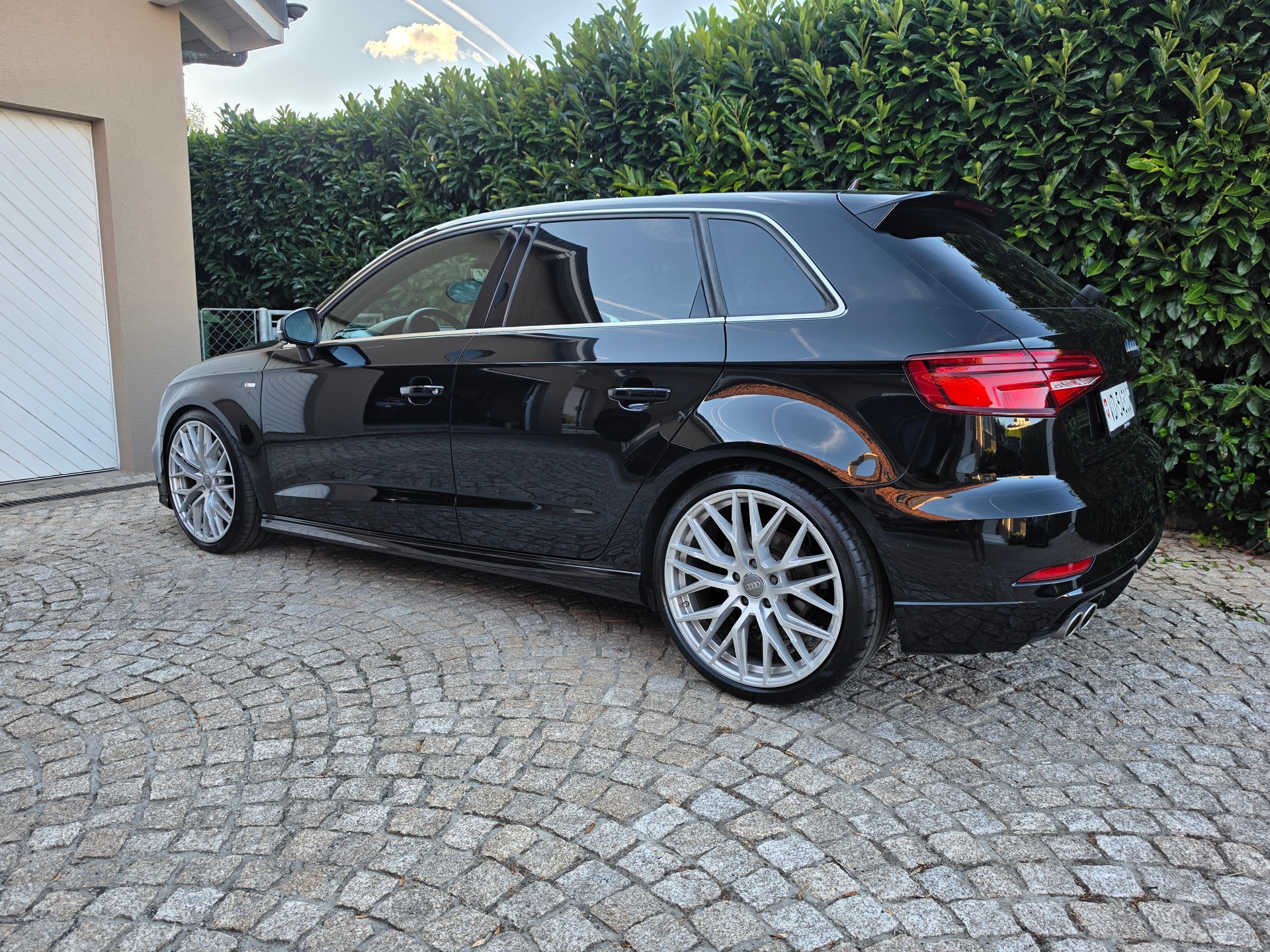 AUDI 2.0 40 TFSI Sport qu. S-Tronic-image-1