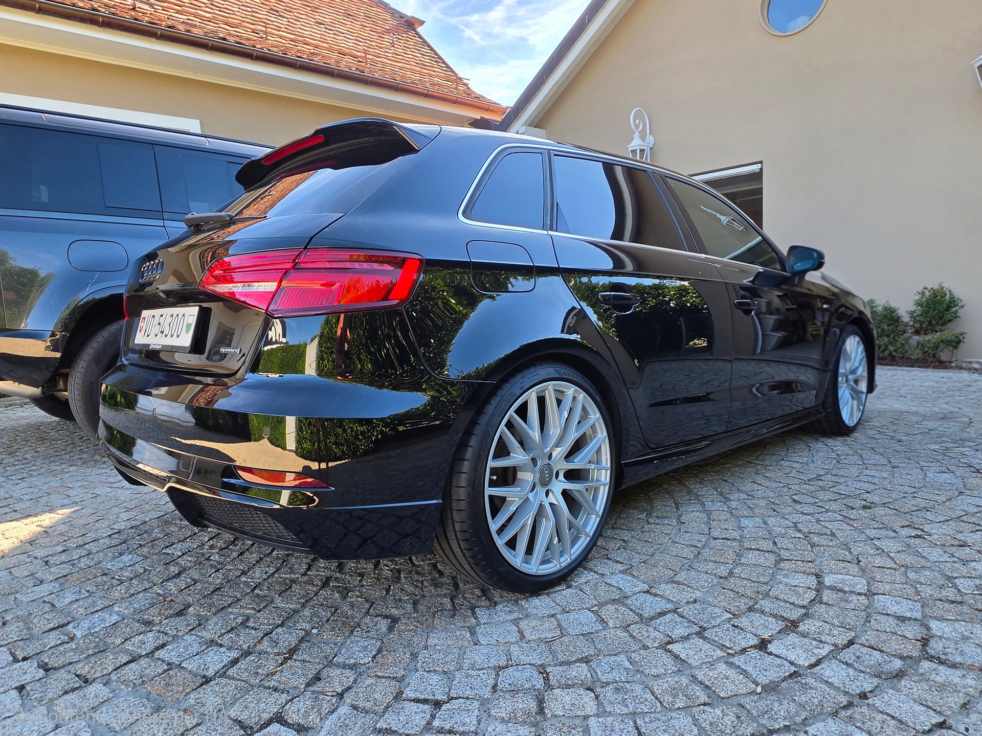 AUDI 2.0 40 TFSI Sport qu. S-Tronic-image-3