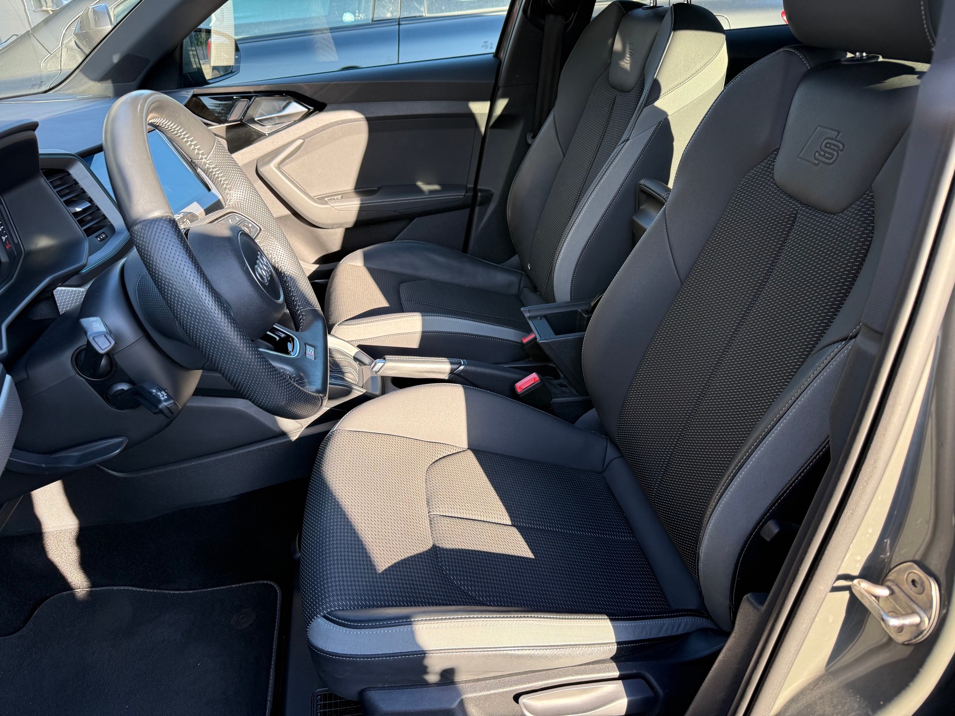 AUDI A1 Sportback 35 TFSI S Line S-tronic-image-6