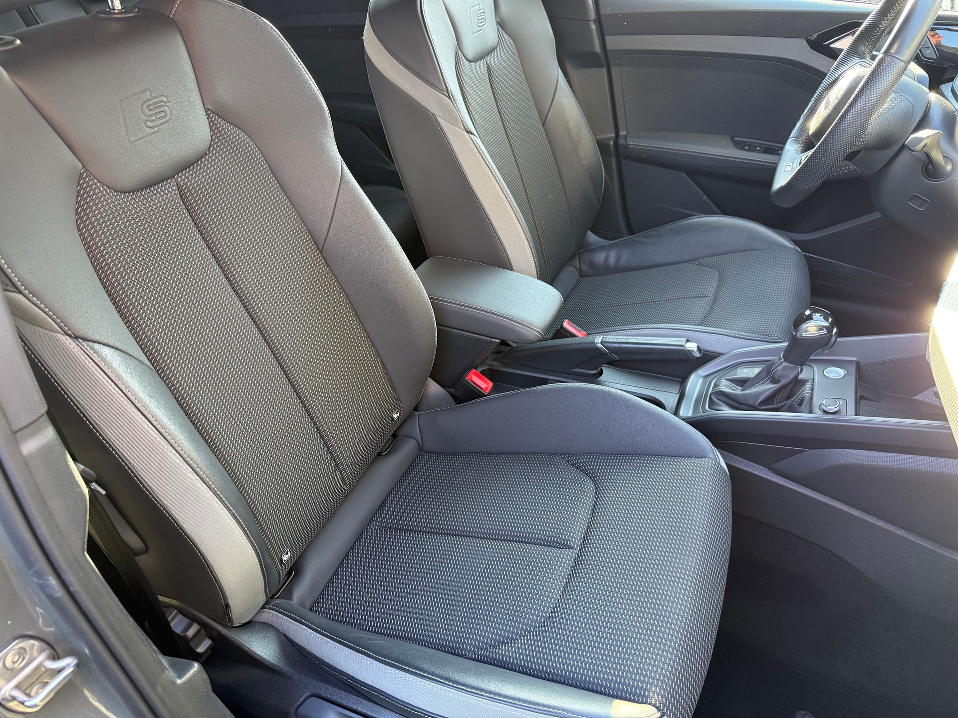 AUDI A1 Sportback 35 TFSI S Line S-tronic-image-8
