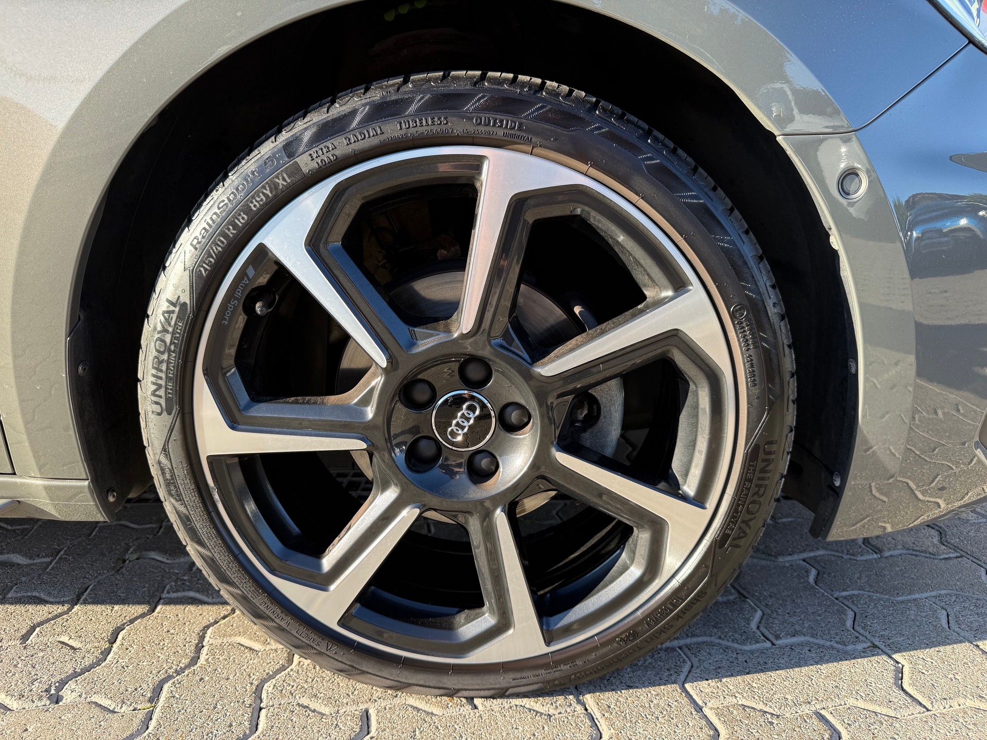 AUDI A1 Sportback 35 TFSI S Line S-tronic-image-4