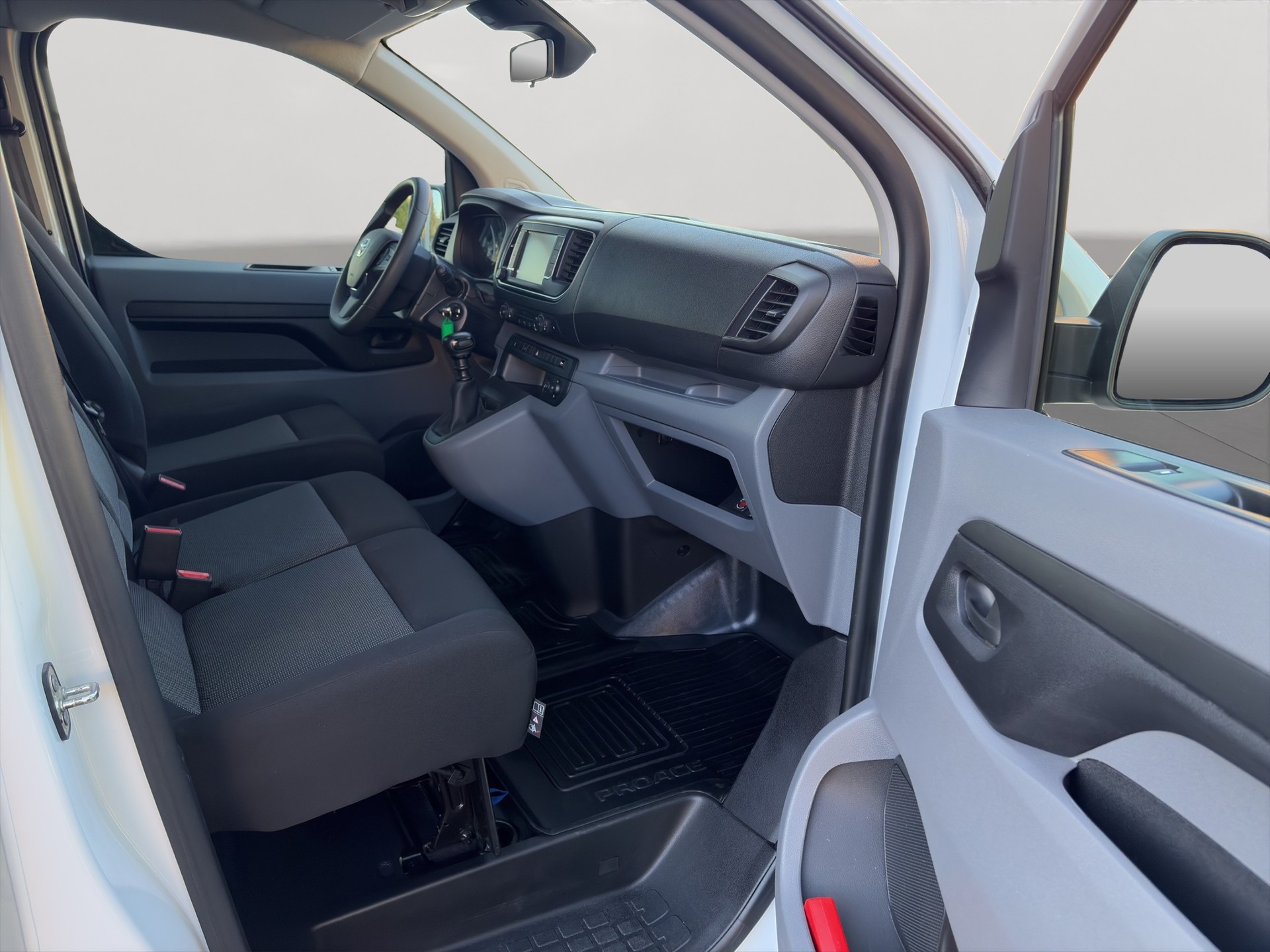 TOYOTA Proace 2.0D Combi Long-image-7