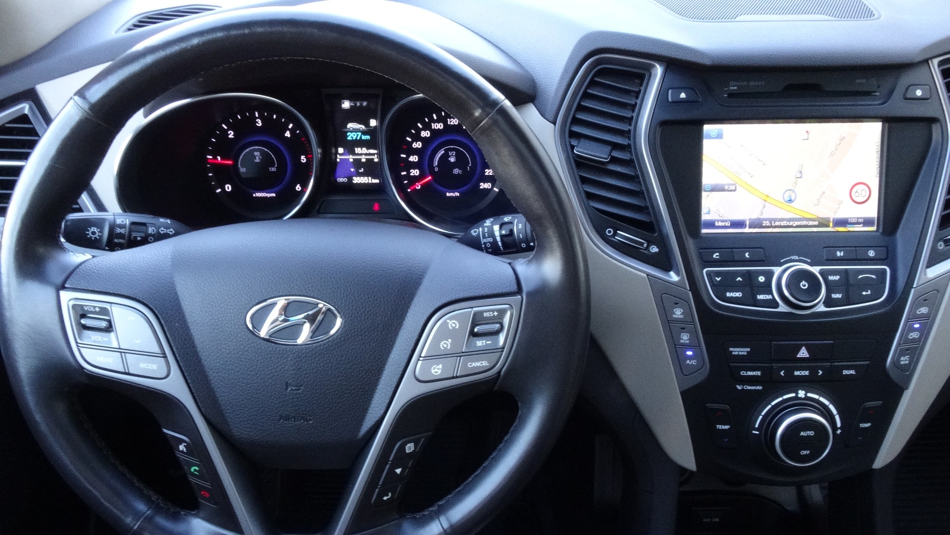HYUNDAI Santa Fe 2.2 CRDI Premium 4WD-image-17