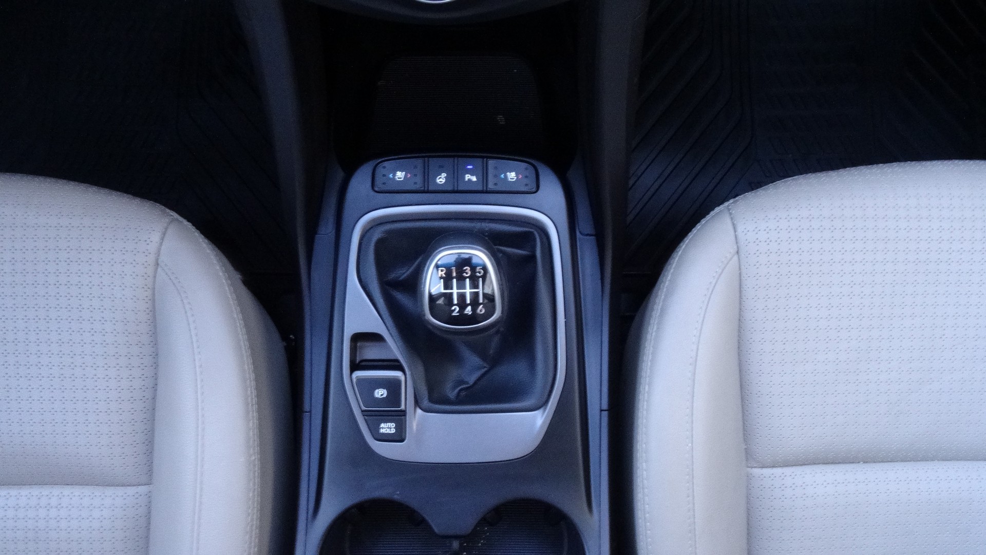 HYUNDAI Santa Fe 2.2 CRDI Premium 4WD-image-18
