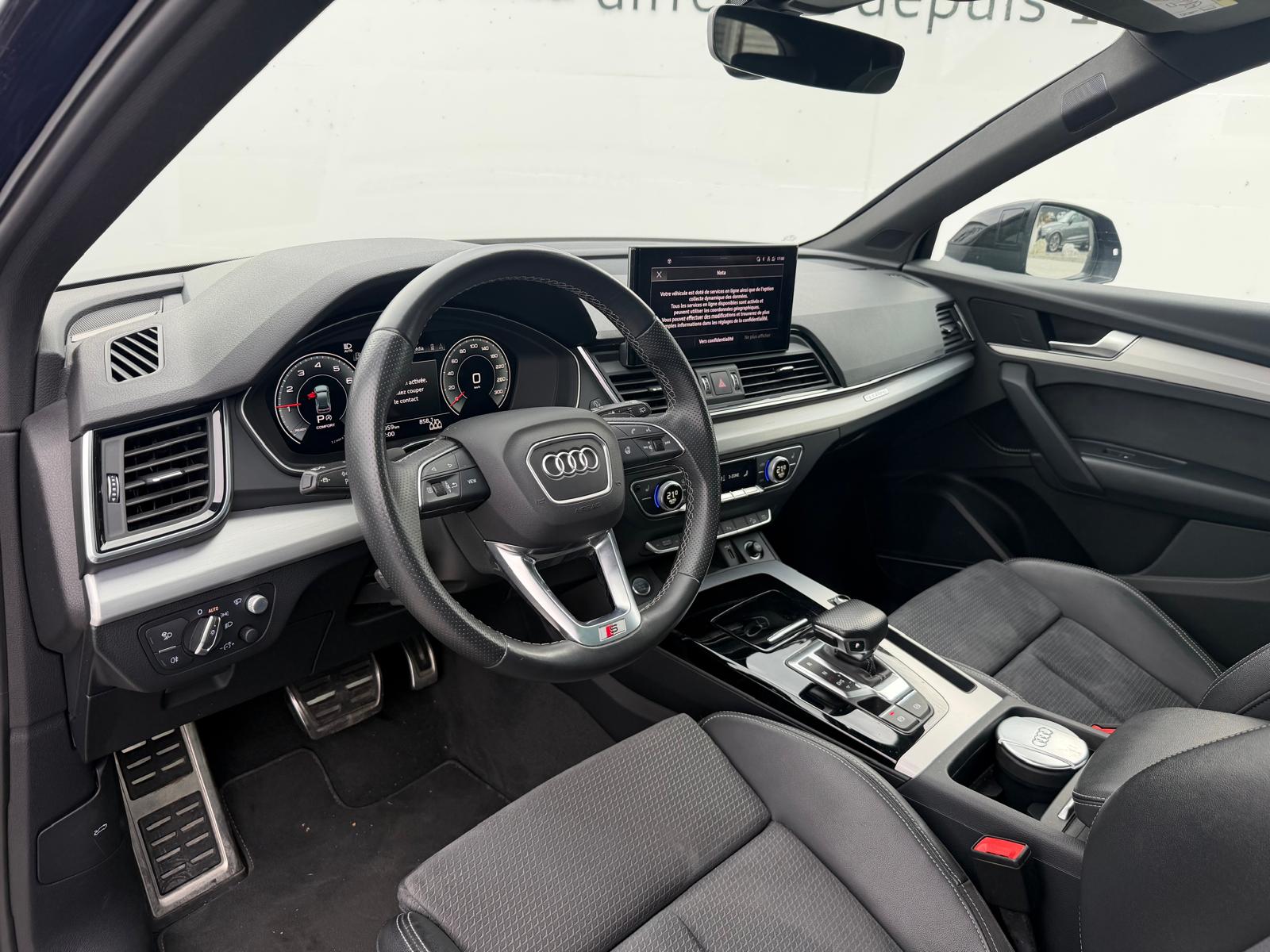 AUDI Q5 45 TFSI Black Edition quattro S-tronic-image-6