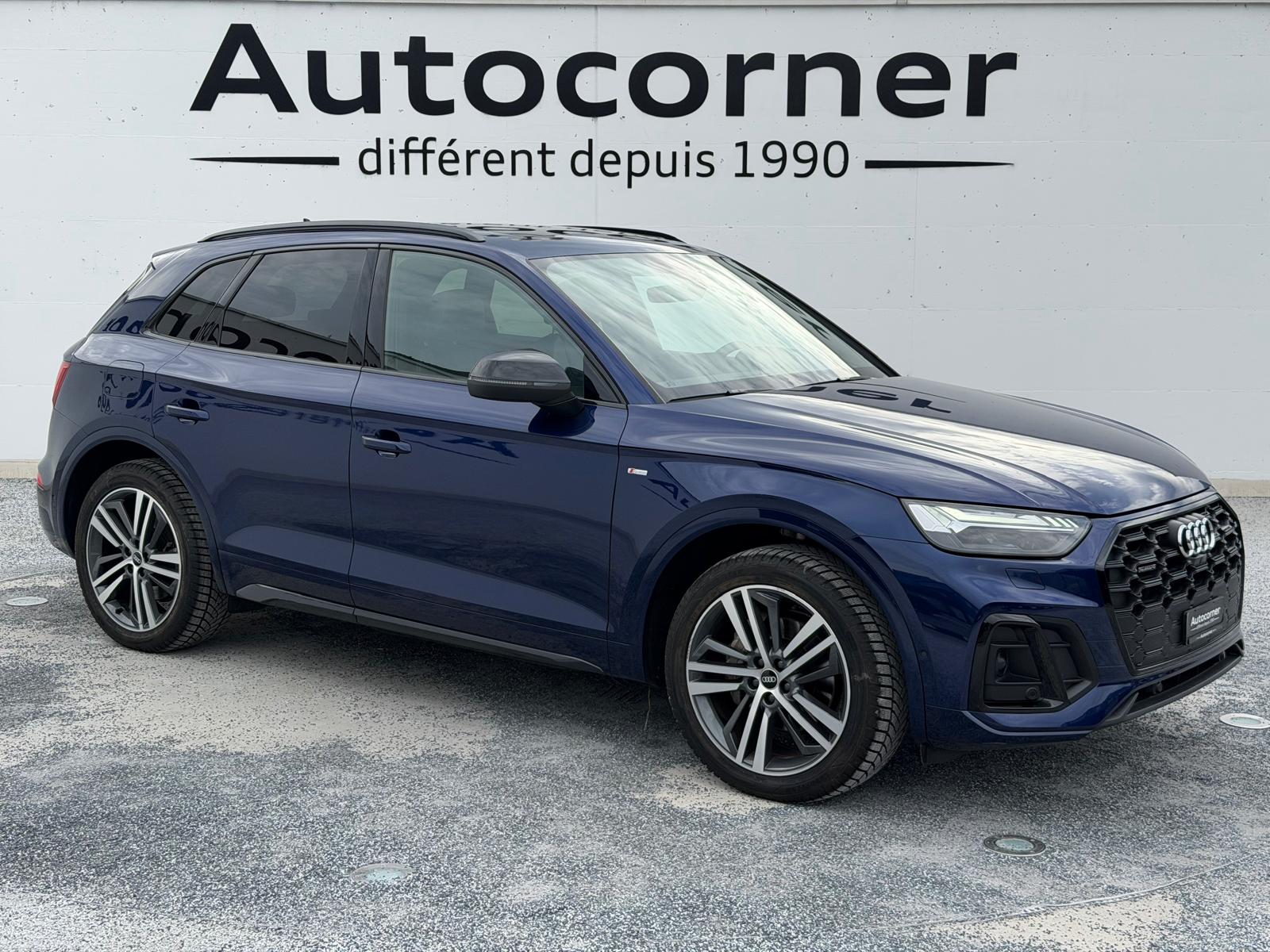 AUDI Q5 45 TFSI Black Edition quattro S-tronic-image-2